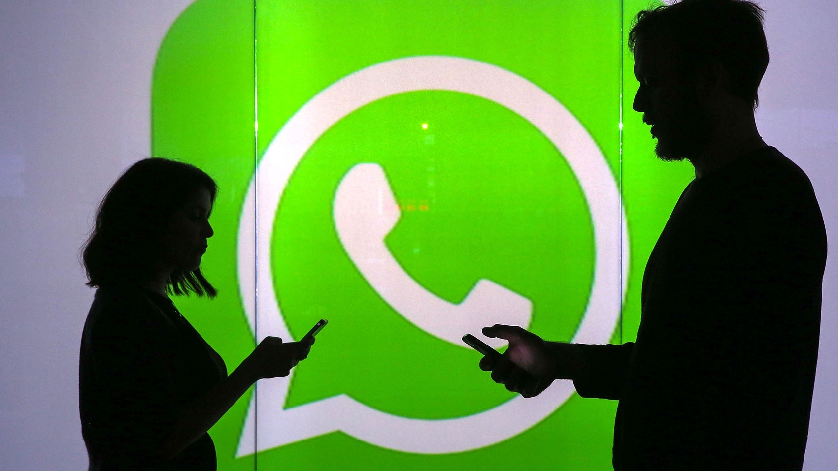 Usuarios podrán seguir usando WhatsApp aunque no acepten términos y condiciones (Foto: Chris Ratcliffe/Bloomberg)