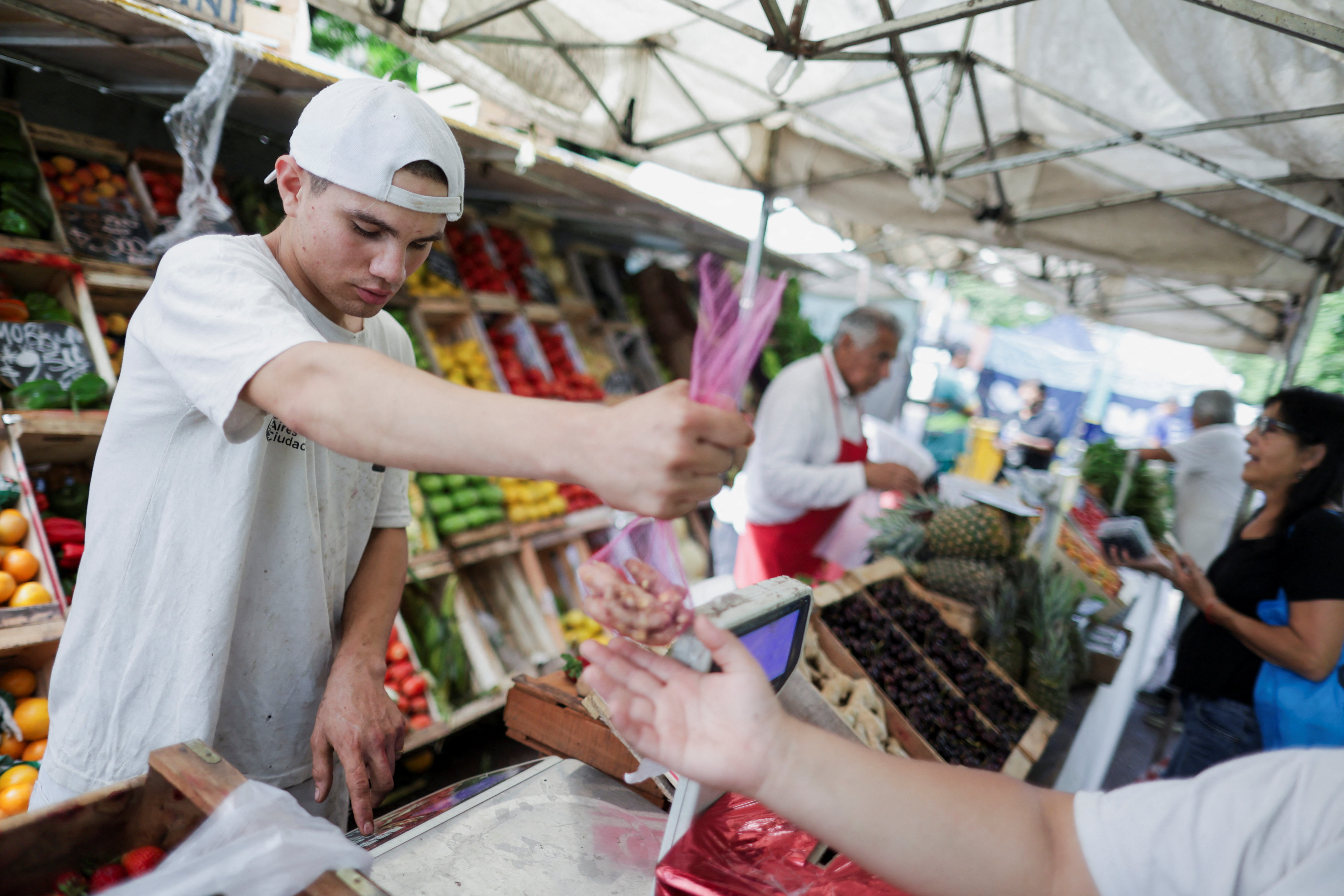 Ucrania bombardeó tres plataformas de la petrolera rusa Lukoil usadas para abastecer a las fuerzas del Kremlin