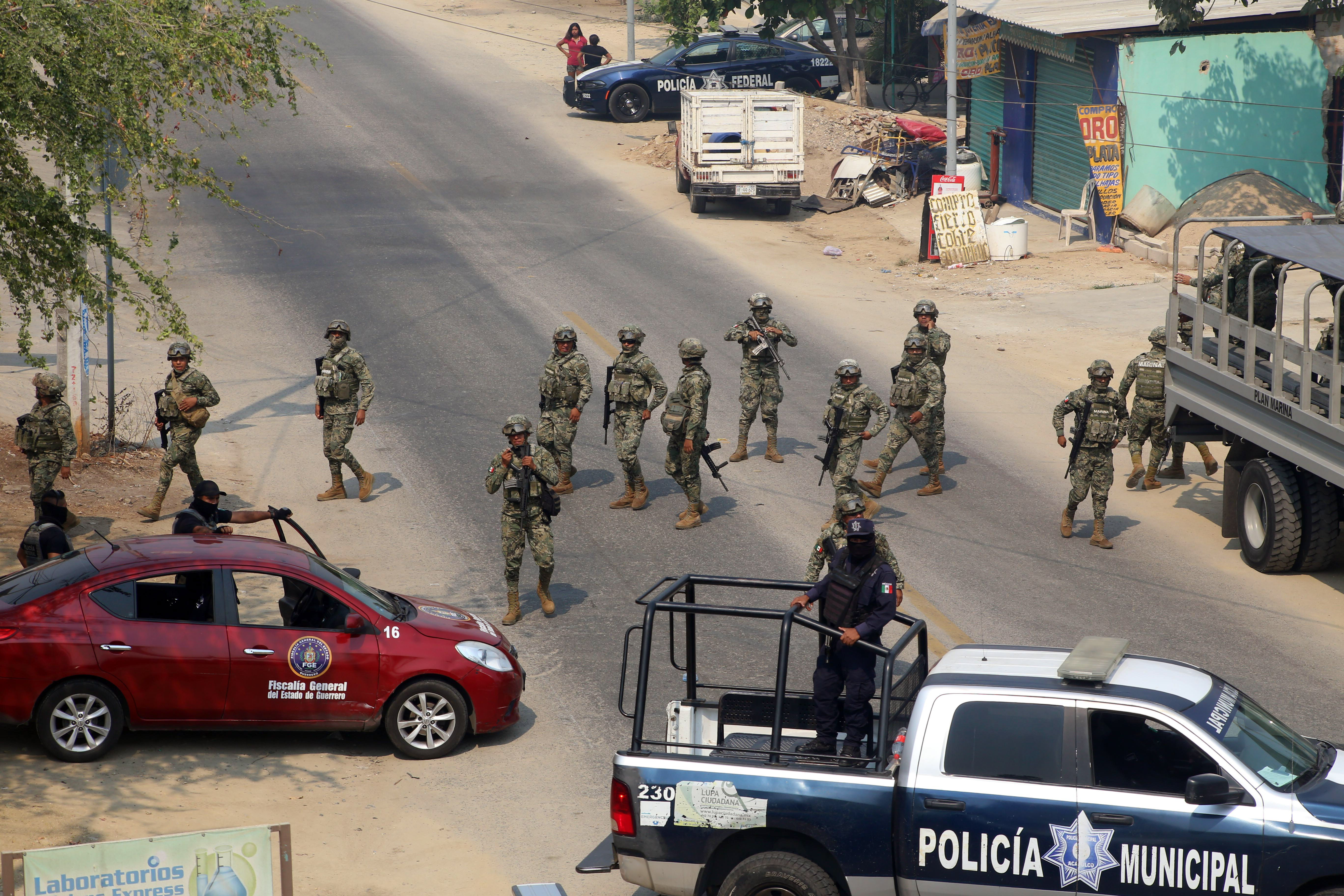 Policía comunitaria alista bloqueo contra Ejército en Guerrero CRKO5VUXK5BEXLHFJRUWKUM75Q