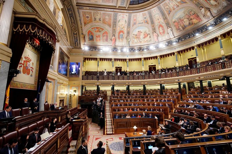 La disyuntiva del Ejecutivo quedó visible en pleno debate en el Congreso de los Diputados. (REUTERS/Juan Medina)