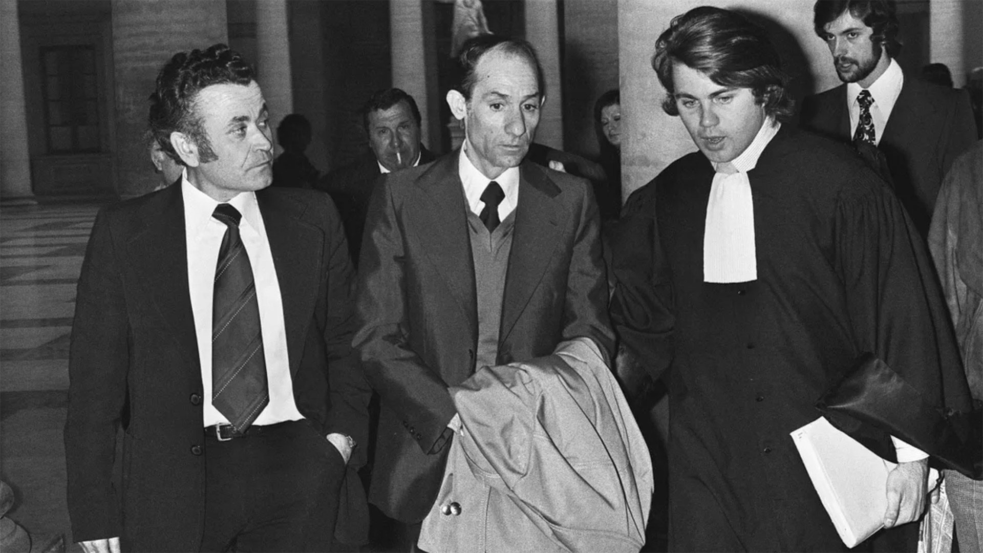 El padre de la pequeña Marie-Dolores, Pierre Rambla, llegando al juicio contra Christian Ranucci por el crimen de su hija, en marzo de 1976 (GERARD FOUET / AFP).
