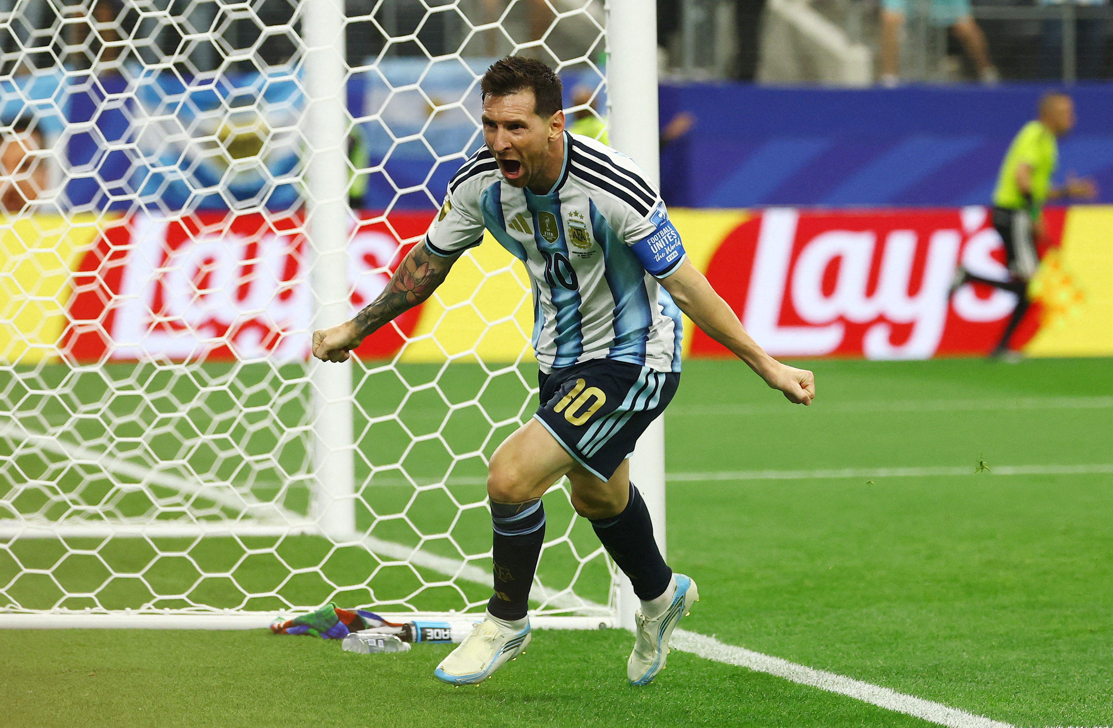 Los euf&oacute;ricos festejos en el programa espa&ntilde;ol El Chiringuito ante los hist&oacute;ricos dos goles de Messi en el Mundial