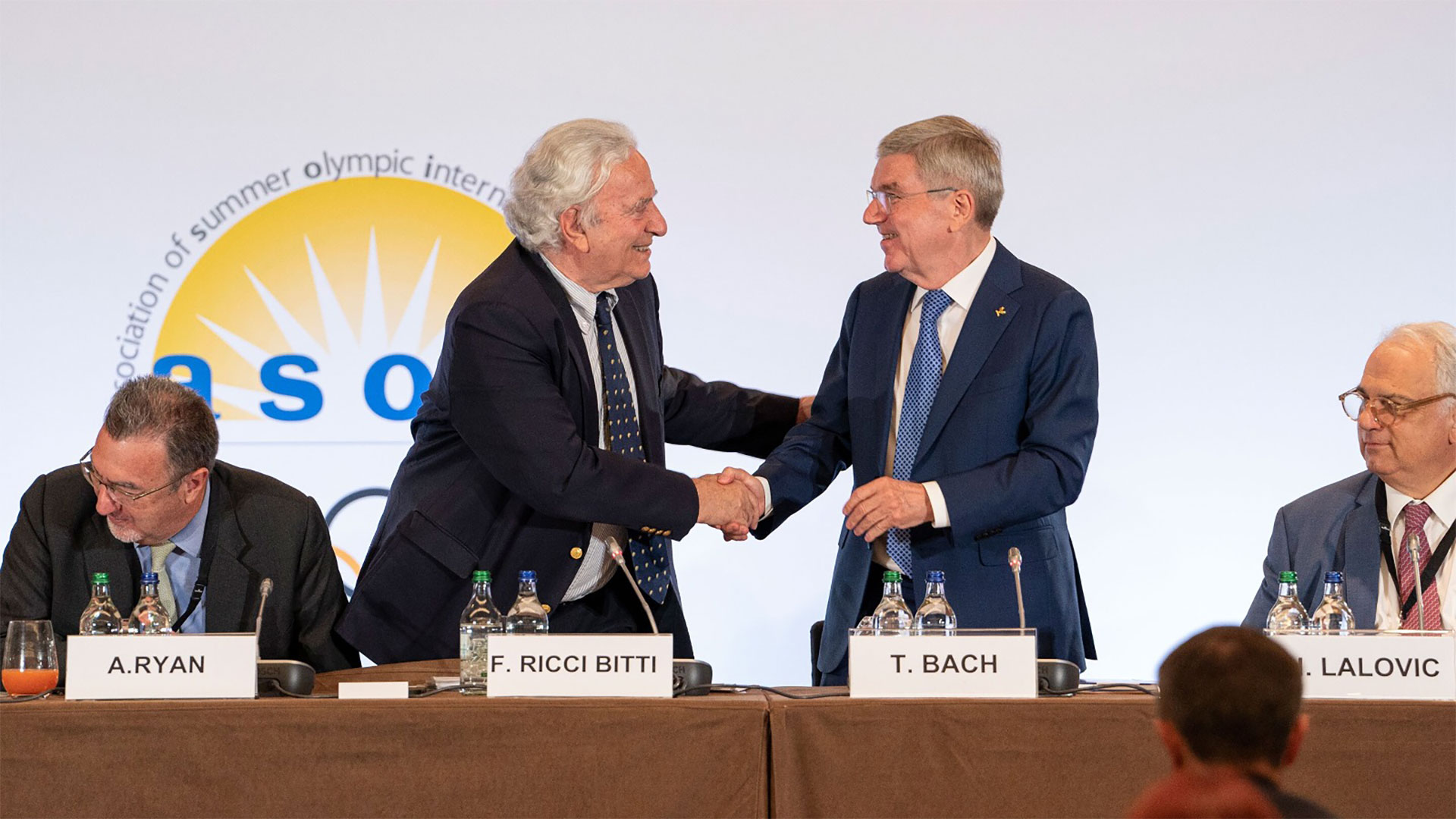 The president of the IOC praised the Federations that reinstated Russians to the competitions
