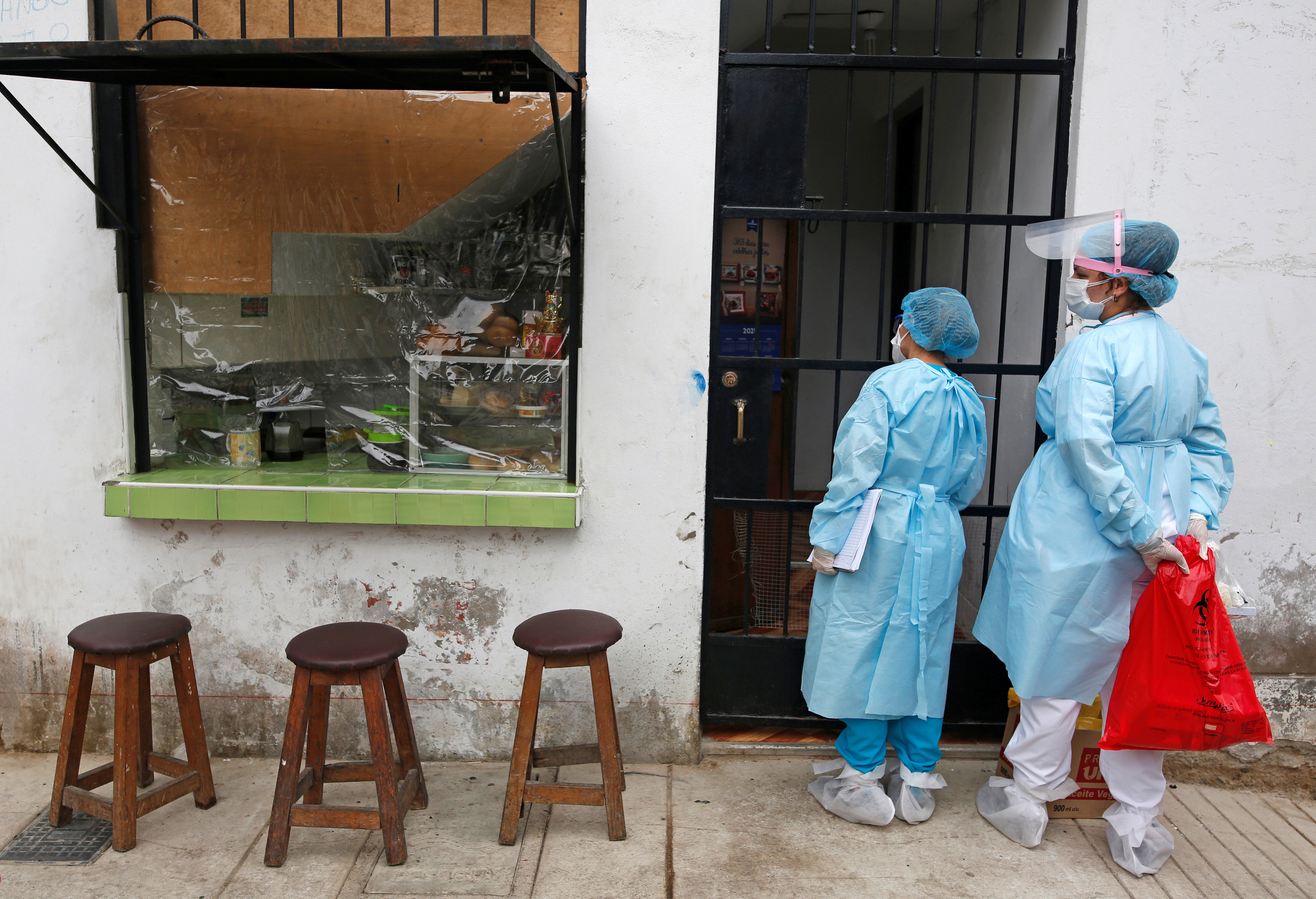 Personal sanitario en Lima (REUTERS/Sebastián Castañeda)