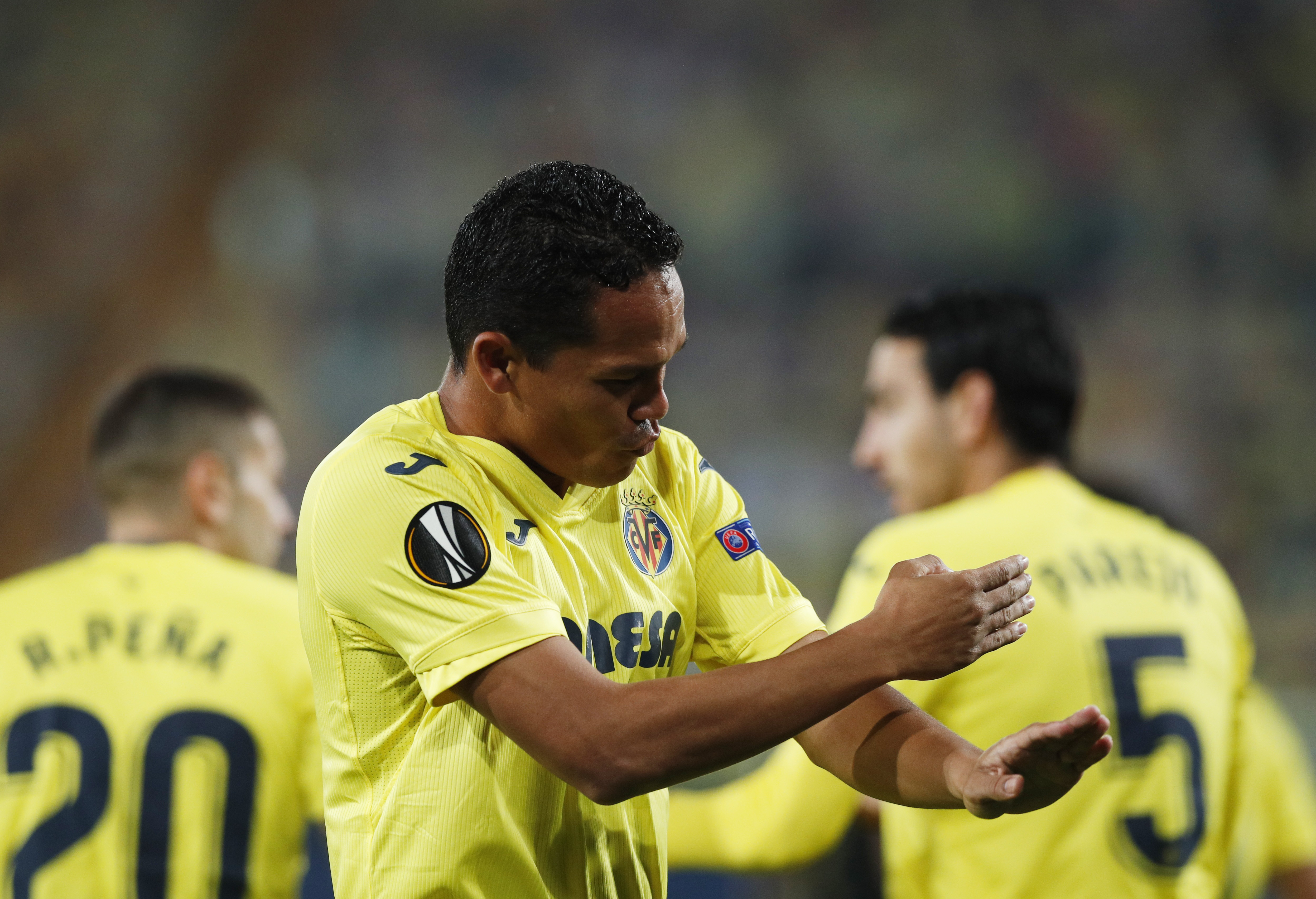De rabona y sin ángulo: ‘Carlitos’ Bacca casi marca gol de Premio Puskas con el Villarreal
