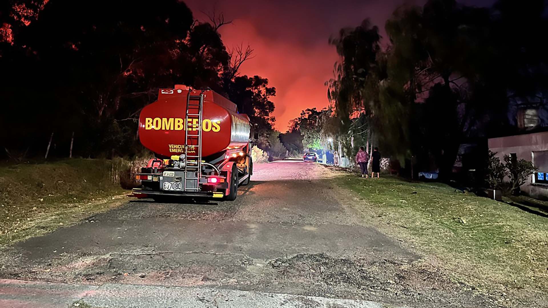 Varias personas debieron ser evacuadas de sus casas. Y el camping, ubicado en la ladera del cerro, fue desalojado en su totalidad.
Foto: Celso Cuadro.