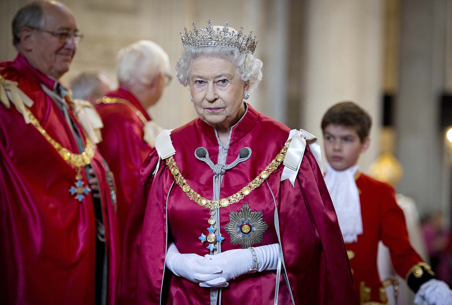 Con 70 años de reinado, es la monarca con más tiempo en el trono de la historia británica, superando a la reina Victoria (63 años) y a Jorge III (59 años) 