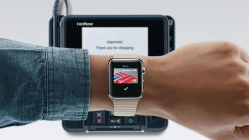 Usando Apple Pay con un Apple Watch. (foto: Macworld España)