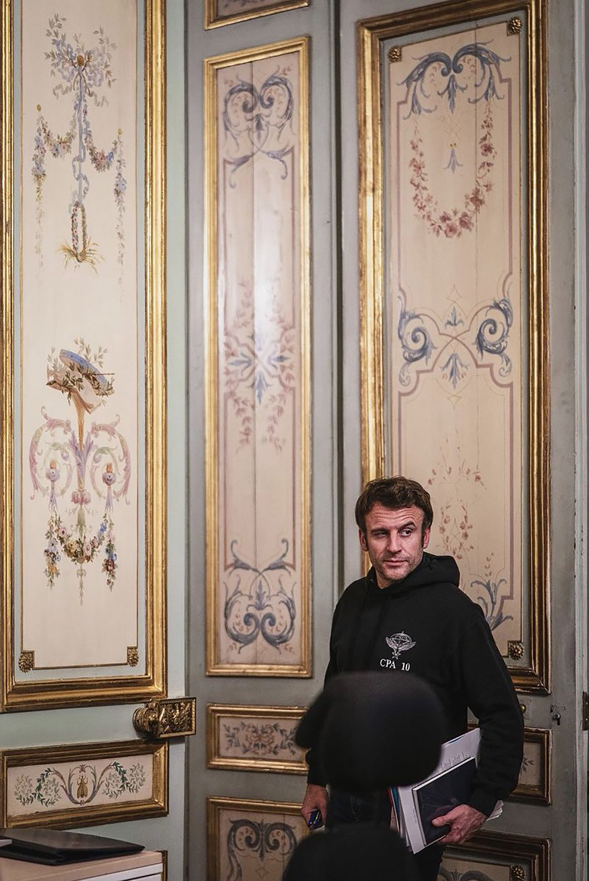 Emmanuel Macron Hosts Dinner for Designers During Paris Fashion Week – WWD