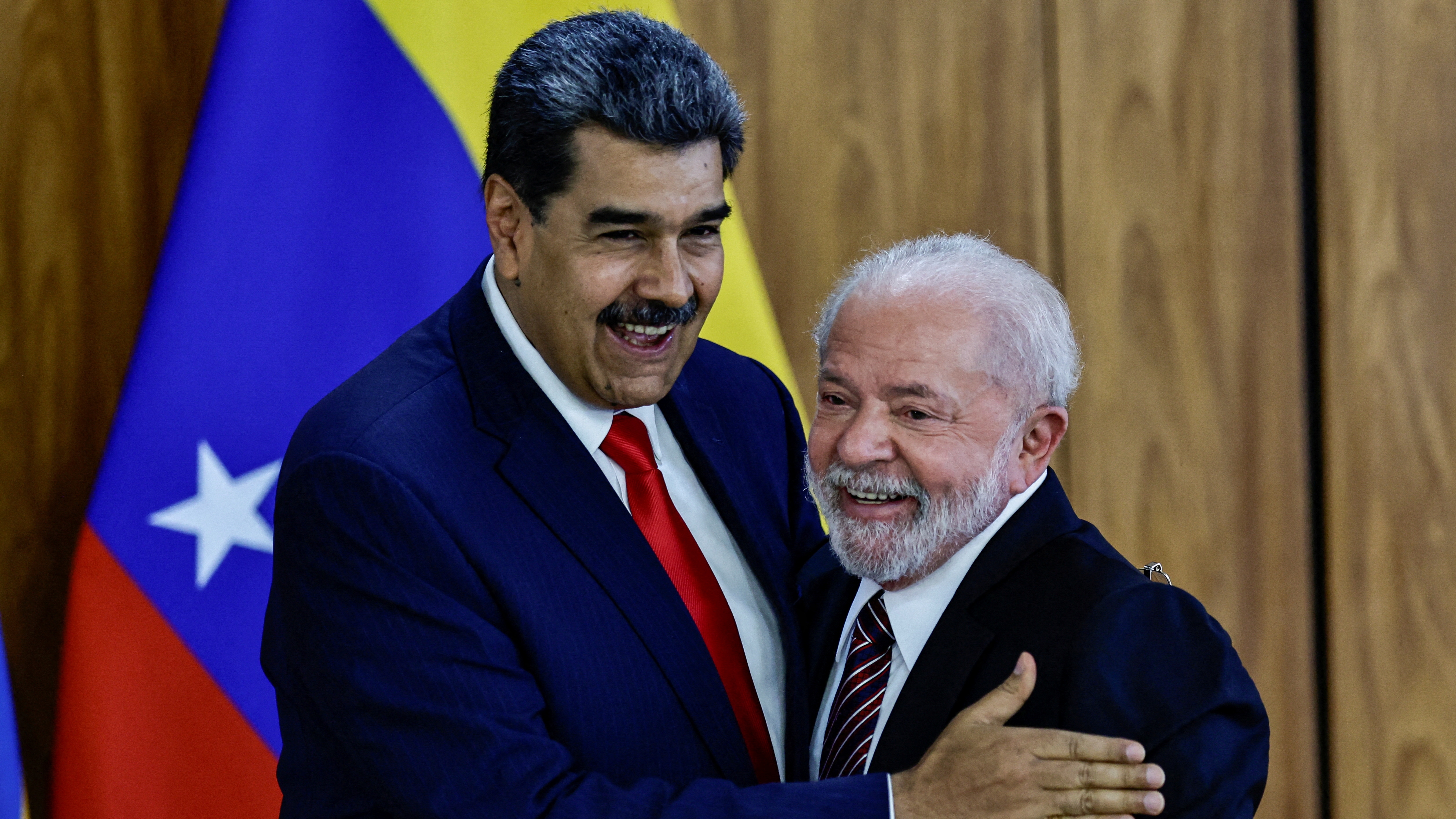 La oposición de Brasil acusó a Lula da Silva de pisotear la democracia por recibir a Maduro con honores