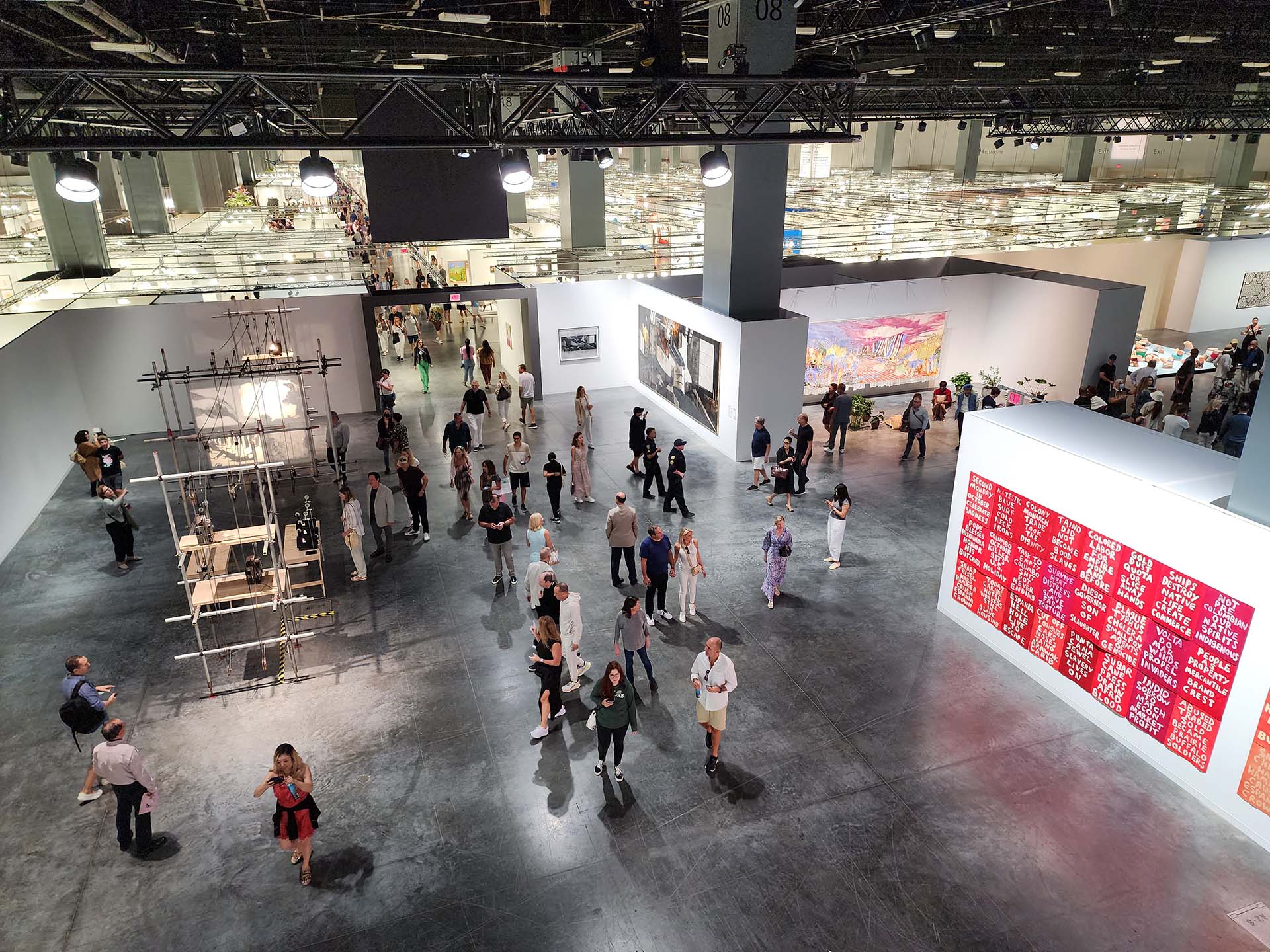 A pesar de la crisis mundial, los coleccionistas llegaron con pocas dudas a Art Basel Miami Beach. (@nachomartinfilms)