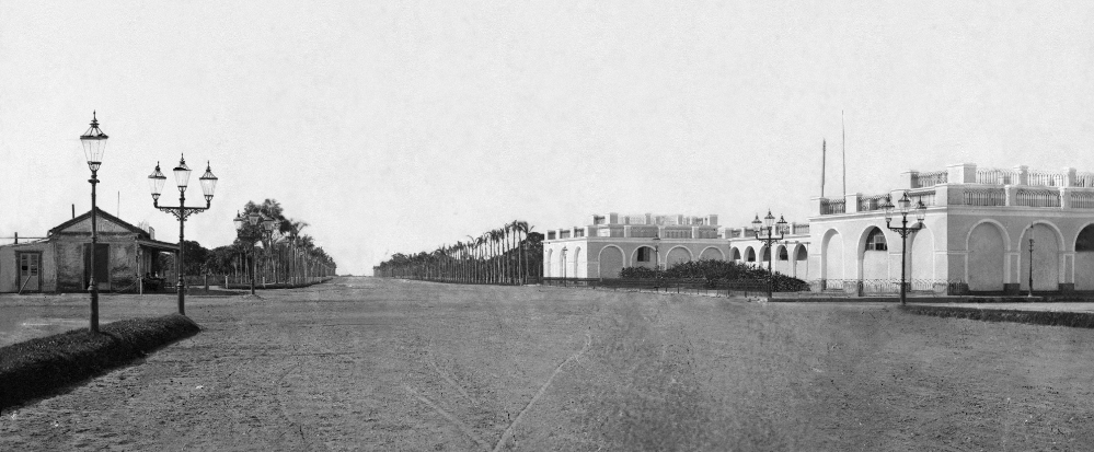La casa en una fotografía de 1895. En el centro la actual avenida Sarmiento. Colección Witcomb, Archivo General de la Nación.