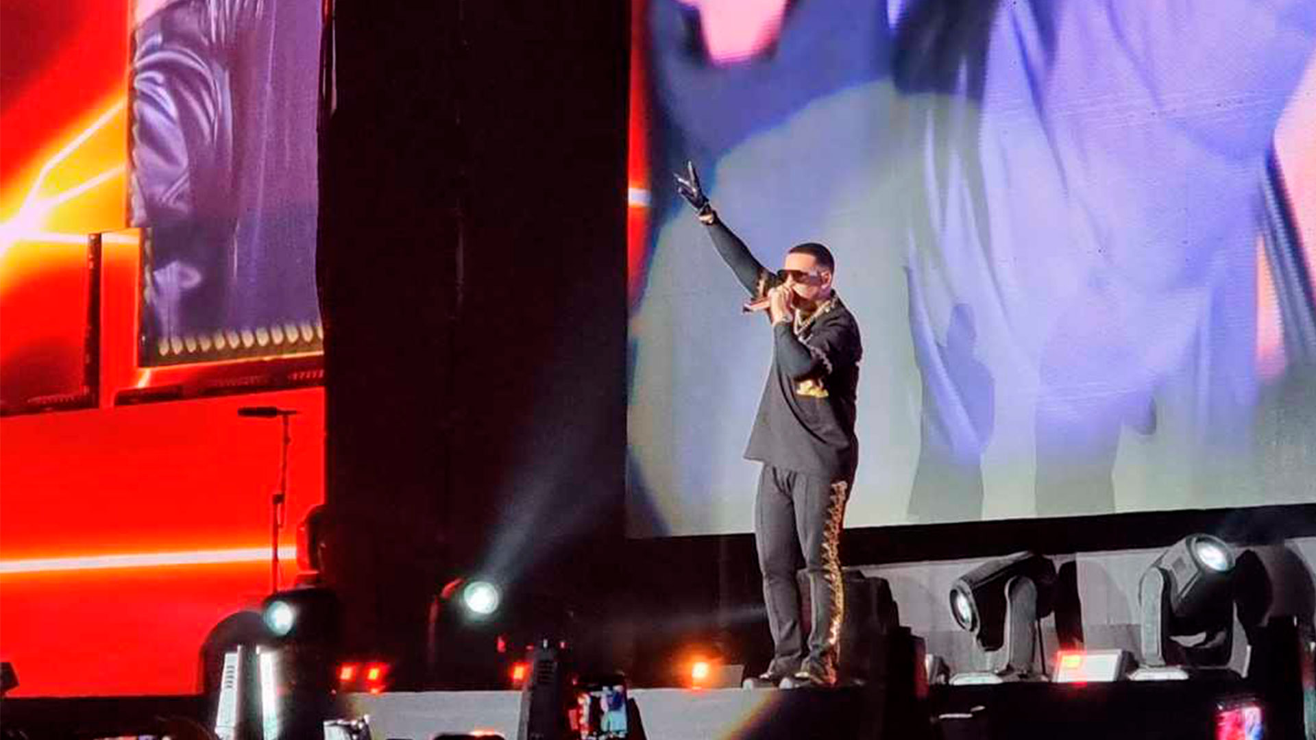 Videos, fotos y los mejores momentos del primer concierto de Daddy Yankee en Perú