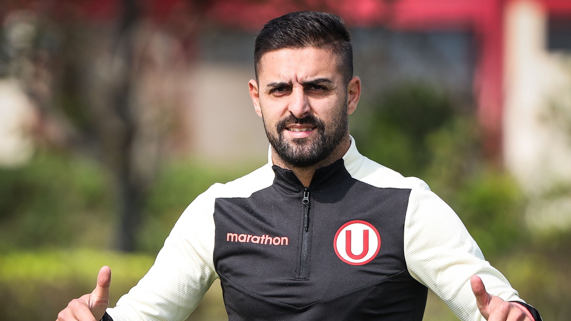 Luis Urruti podría seguir en Universitario, aunque dependerá de su nacionalización. (Prensa Universitario)