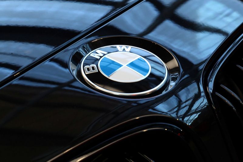 Imagen de archivo del logo de la automotriz de lujo alemana BMW en Múnich, Alemania. 20 de marzo, 2019. REUTERS/Michael Dalder/Archivo