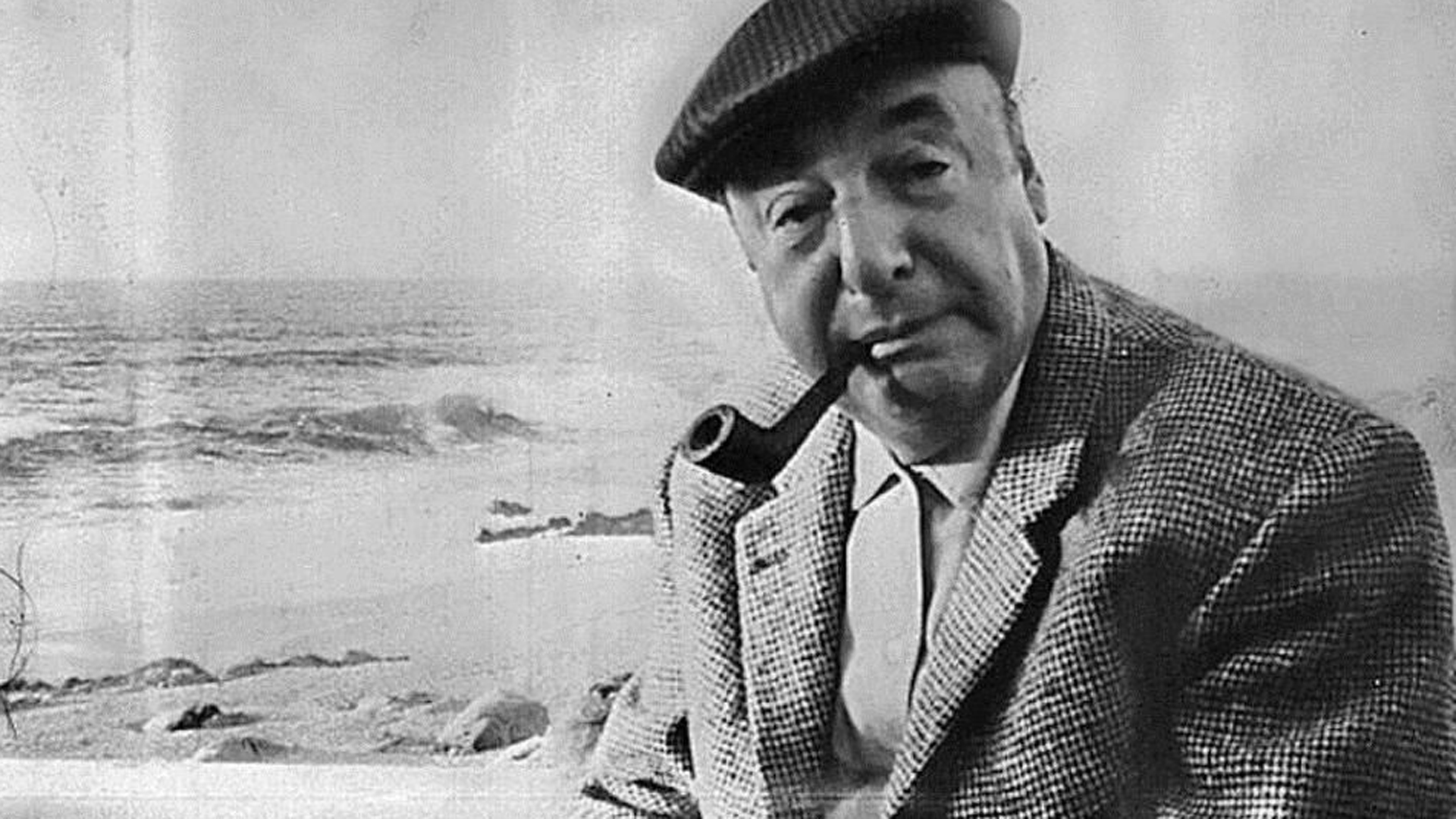 "Qué esfuerzos para ocultar y embellecer aquello que tiene el rostro desfigurado", escribió Roberto Bolaño sobre las memorias de Neruda.