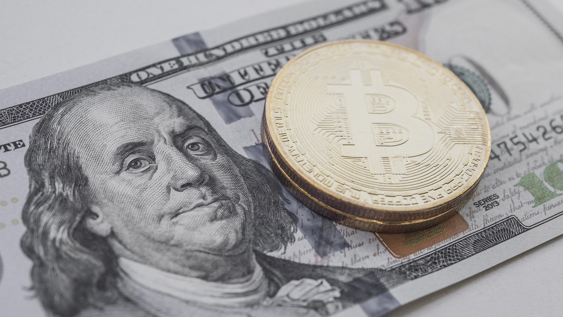 Bitcoin vs. dólar libre: ¿cuál es la mejor opción para ahorrar?