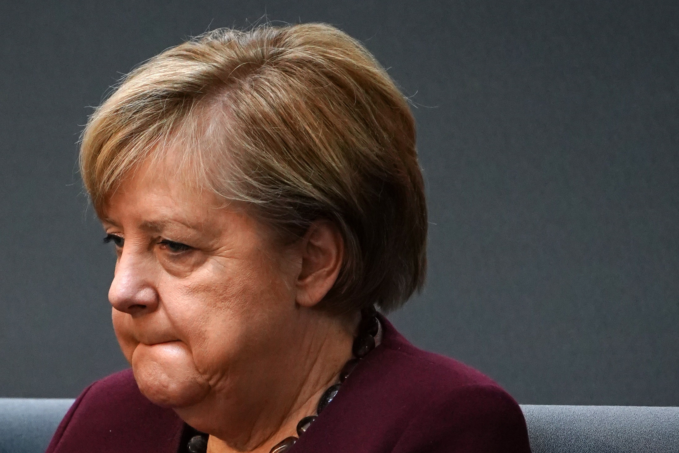 La canciller Angela Merkel dijo que la fecha será recordada como un “día triste” para el país
