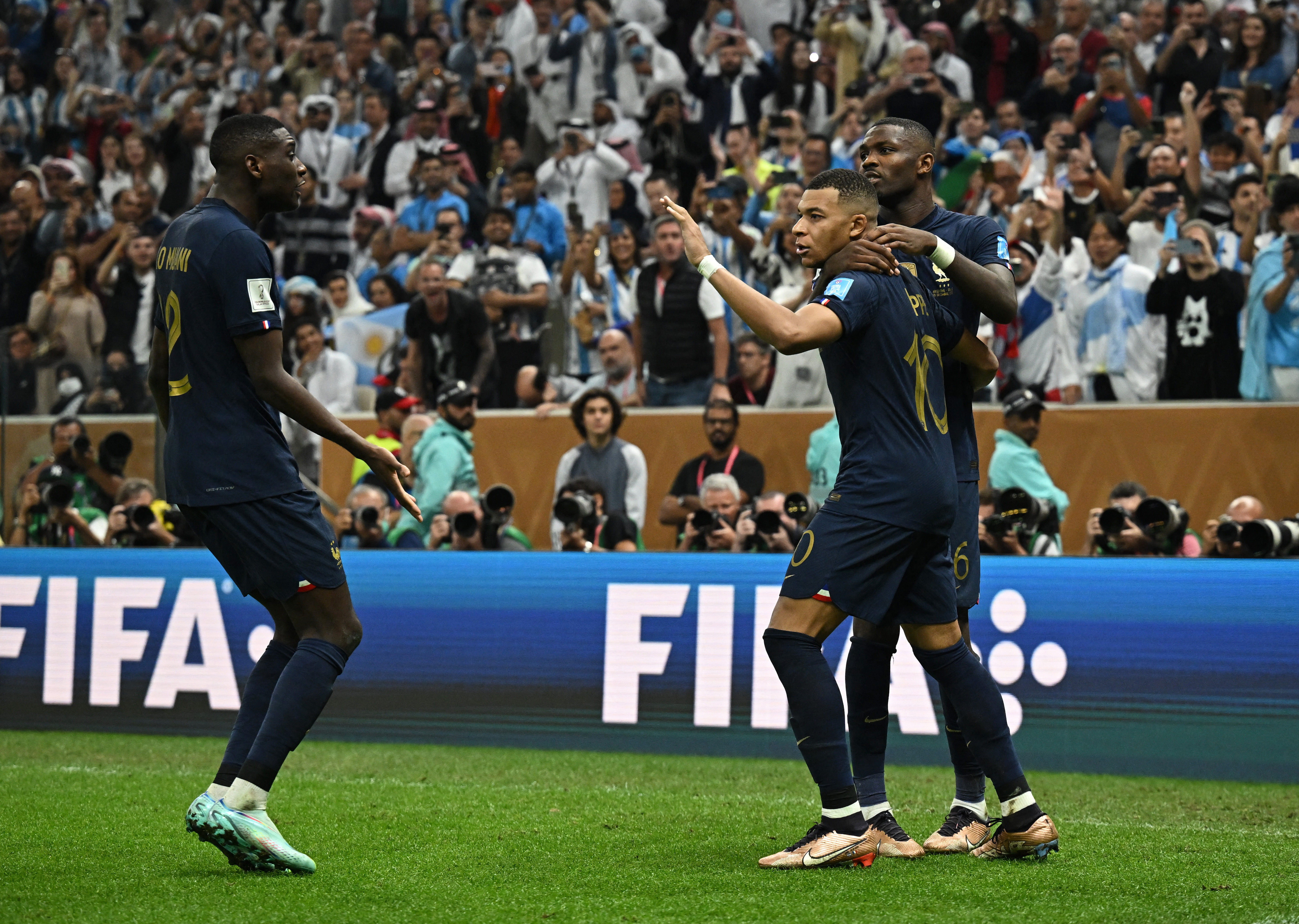 Marcus Thuram y Randal Kolo Muani ya compartieron ofensiva con Mbappé en la selección francesa (Foto: Reuters/Dylan Martinez)