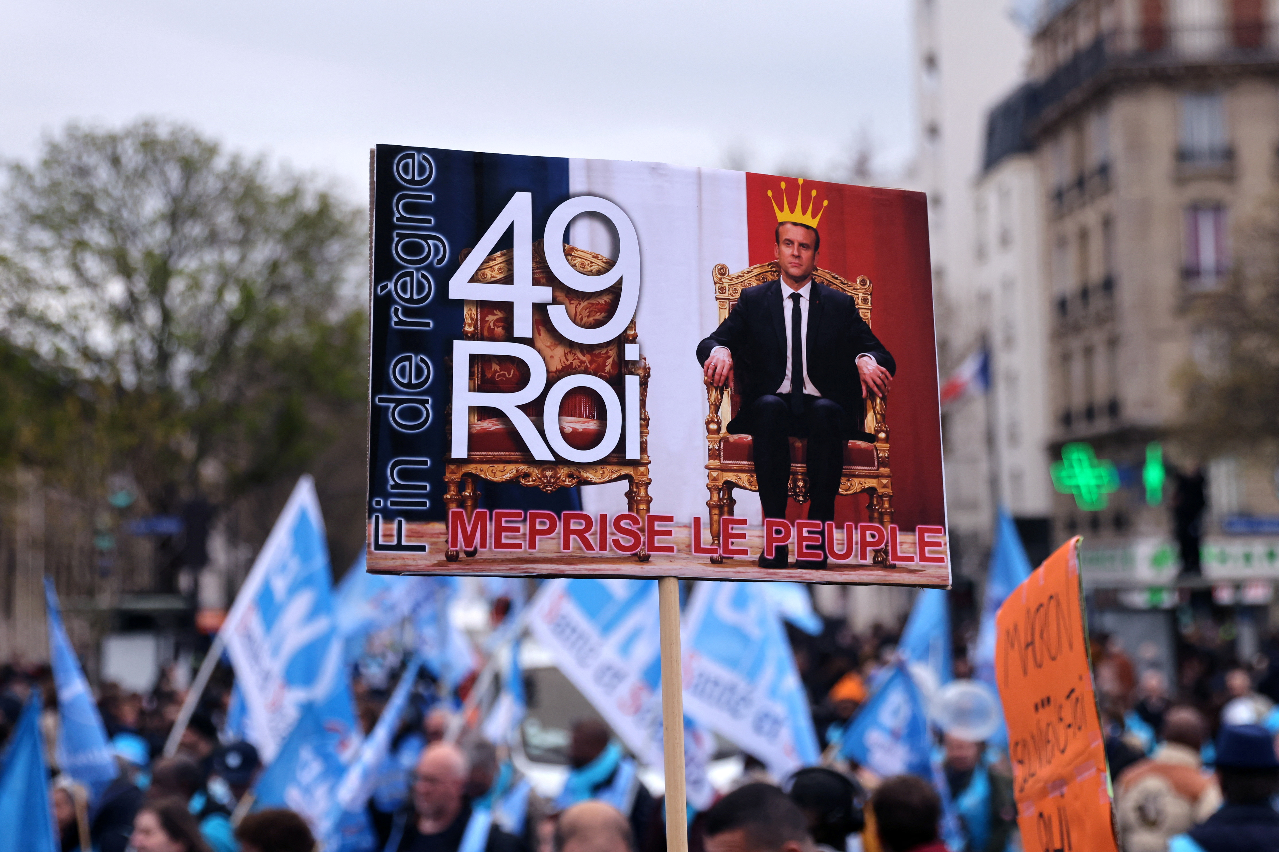 Las protestas en Francia continuan en contra de la reforma a las pensiones.   REUTERS/Nacho Doce