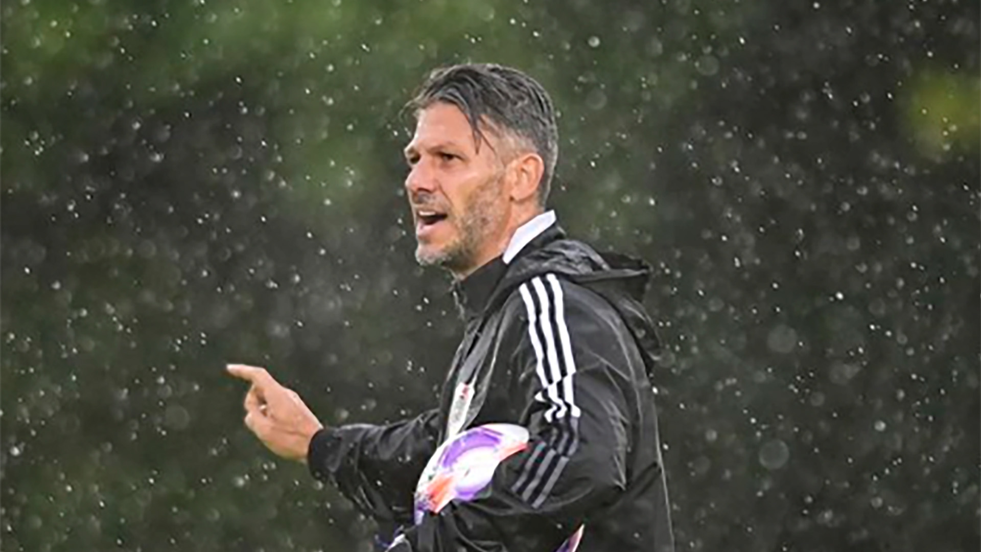 Martín Demichelis makes his official debut this Saturday as manager of River Plate. 