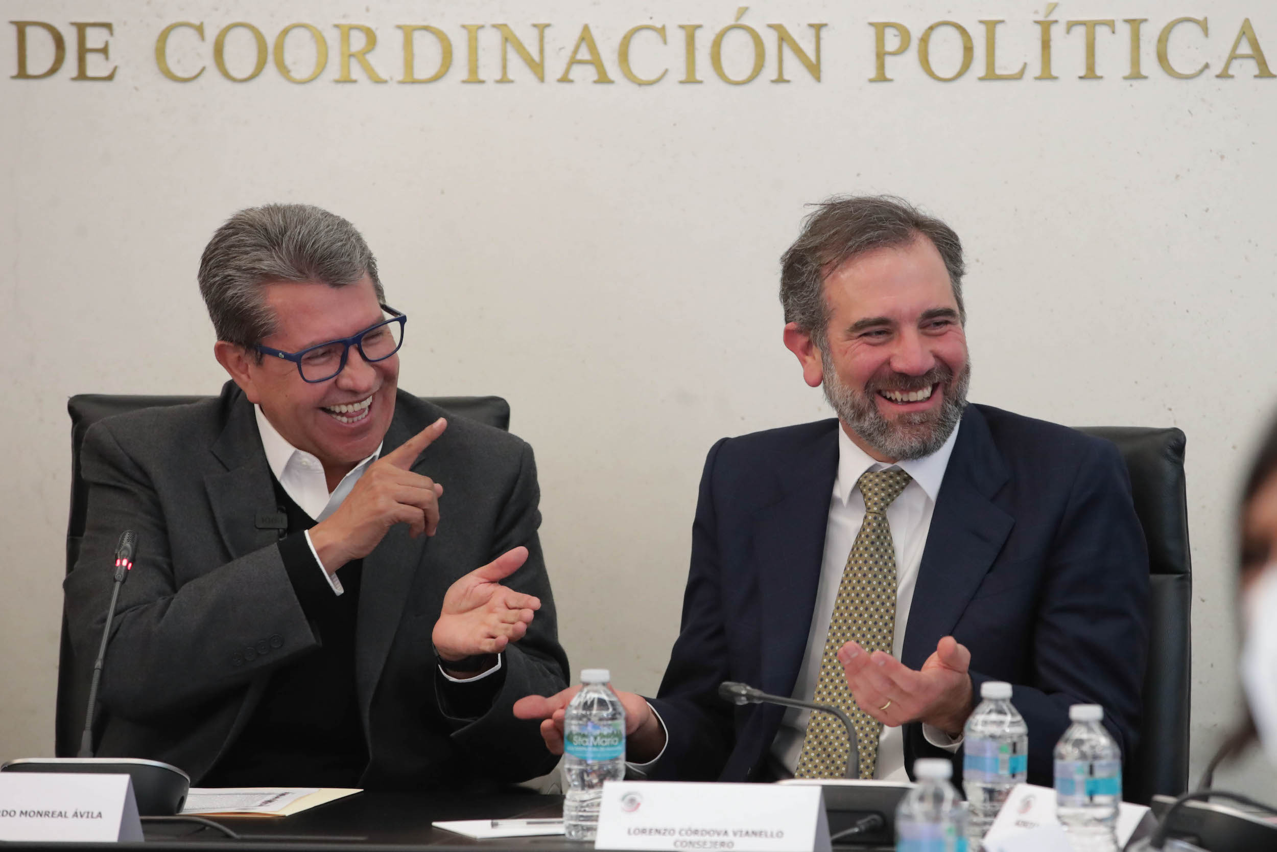 Lorenzo Córdova y Ricardo Monreal en reunión por el Plan B de AMLO (Foto: Cortesía / Senado de la República)