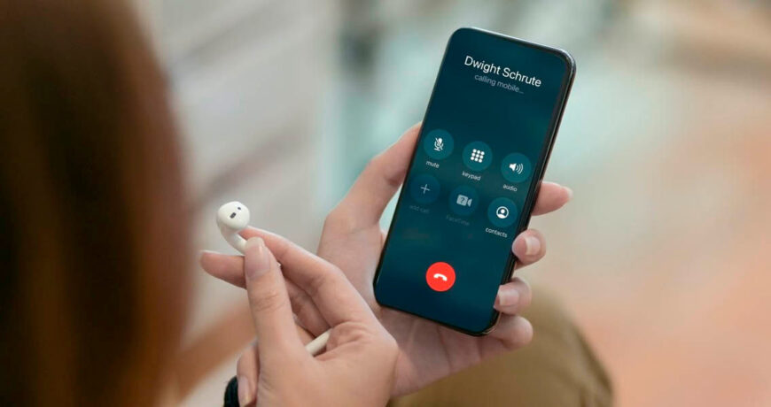 Esta opción permite contestar llamadas en otro celular cuando no hay batería en el personal 