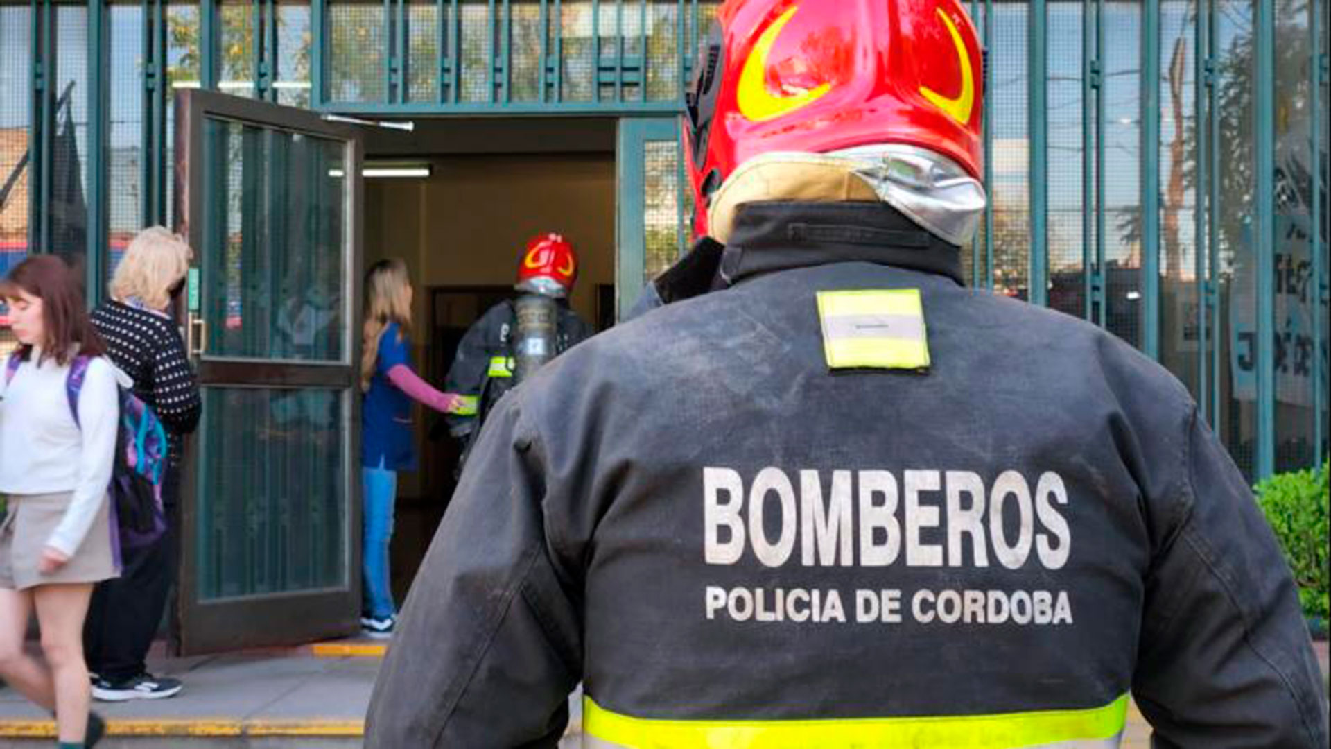 Tras la explosión en una clase de química, recibió el alta uno de los alumnos quemados en Córdoba
