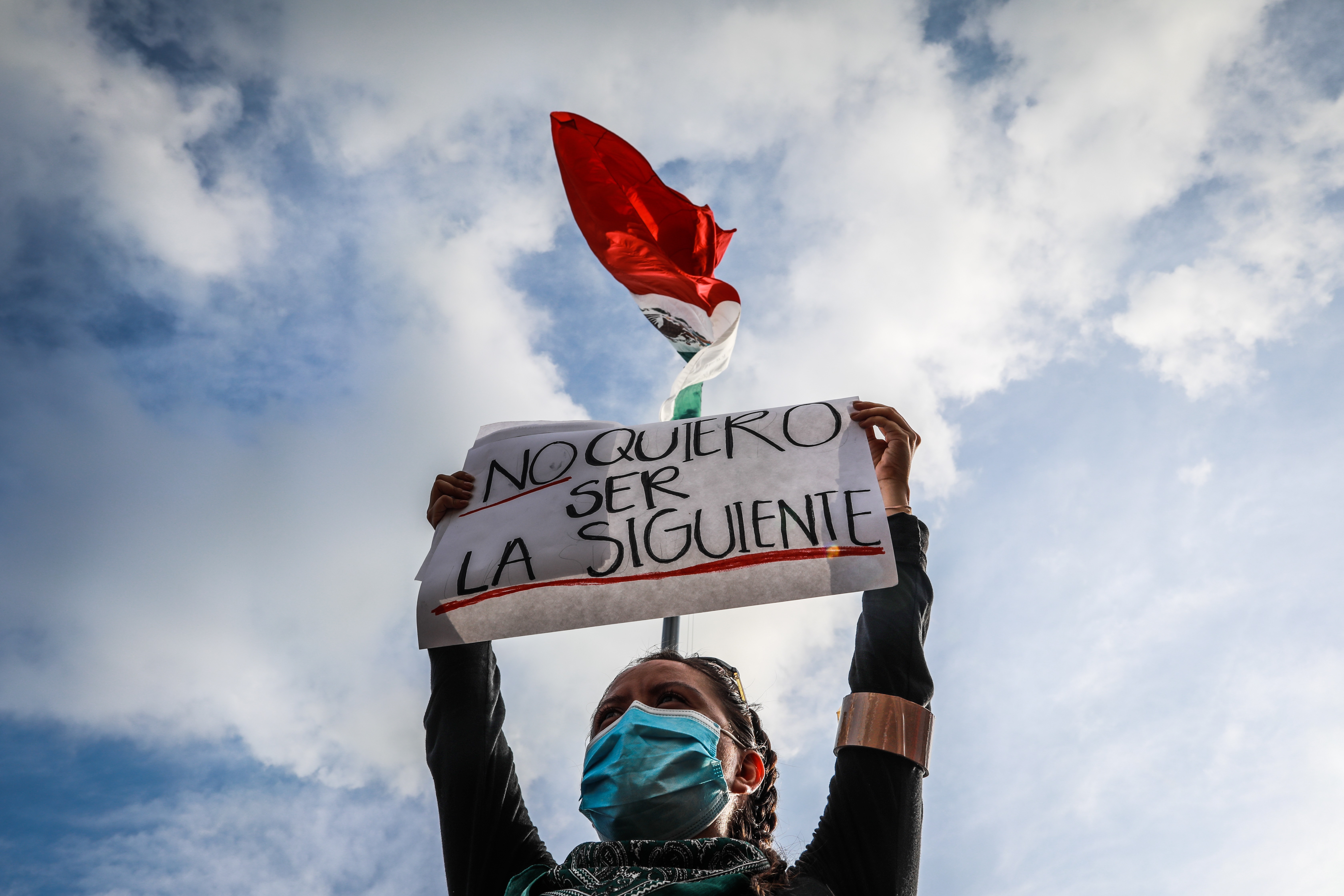 Feministas y ciudadanas en general se manifiestan en el puerto mexicano de Acapulco, en el estado de Guerrero (México). EFE/David Guzmán/Archivo
