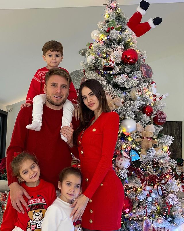 Ciro Immobile disfrutó de la Navidad con su esposa y sus hijos.