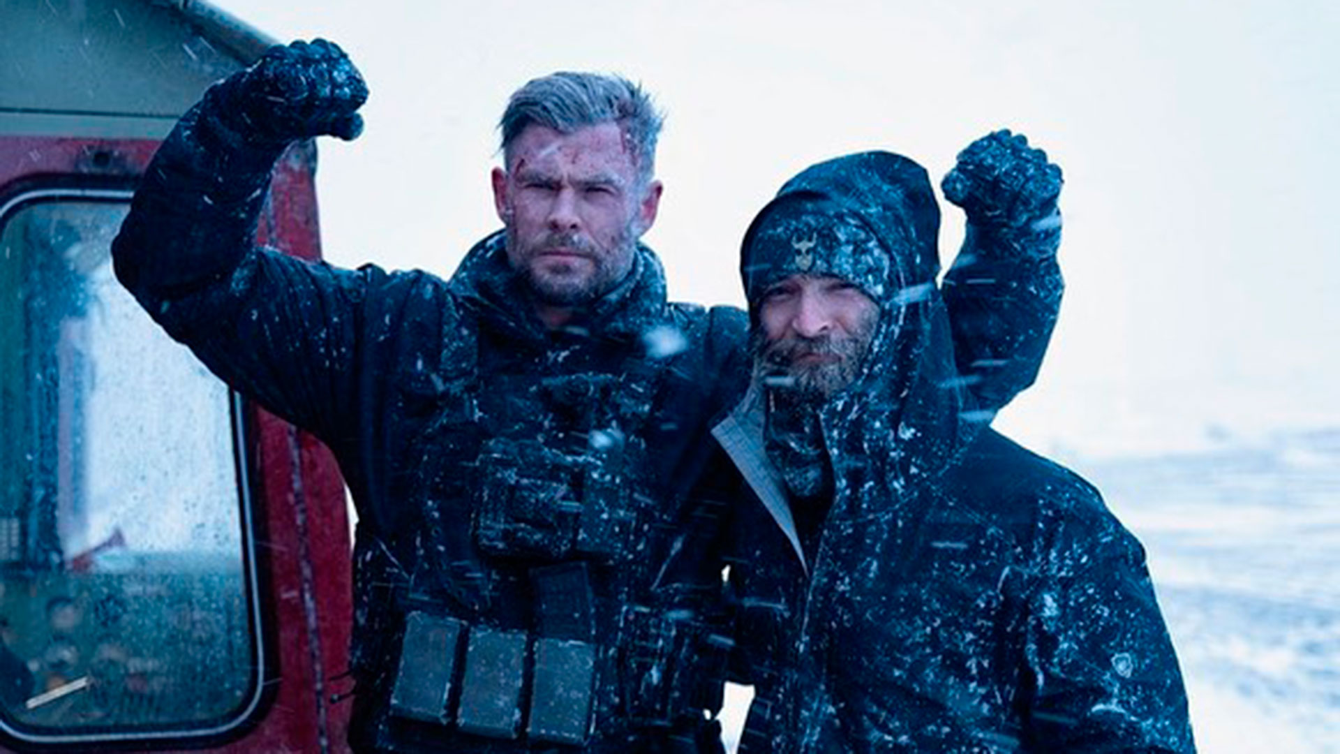 Con un frío extremo, Hemsworth y Sam Hargrave se tomaron esta foto en plena filmación. (@samhargrave)