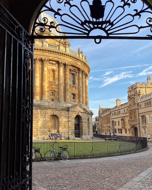 El Bullingdon Club fue fundado en el siglo XVIII en la Universidad de Oxford, Inglaterra, y sería la base de "Anatomía de un escándalo" para retratar el Club de los Libertinos. (Foto: Instagram/oxford_uni)
