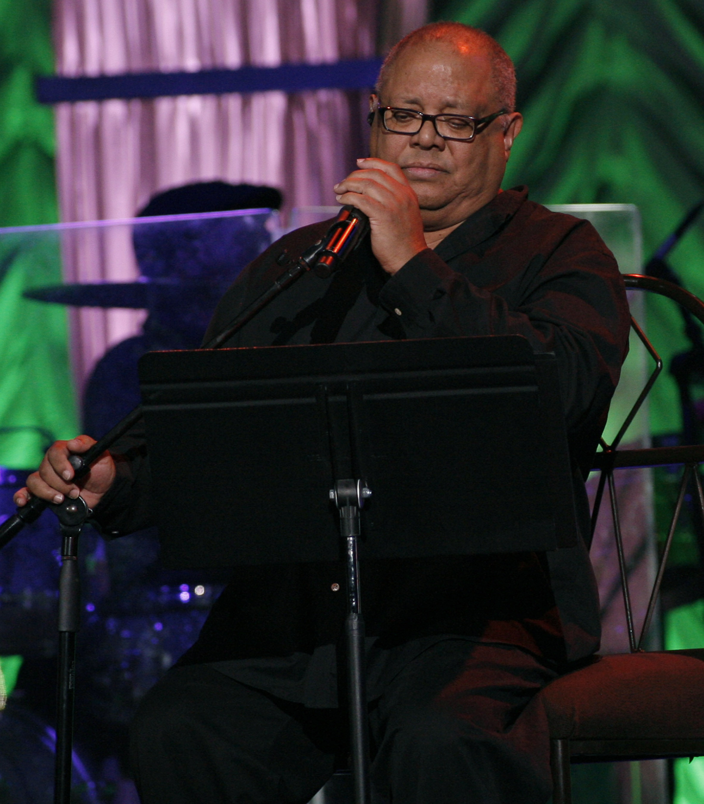 Cuban singer Pablo Milanés during a concert on August 27, 2011 in Miami.  Milanés died in Madrid on November 22, 2022, his office reported.  He was 79 years old.  (AP Photo/Jeffrey M. Boan, File)
