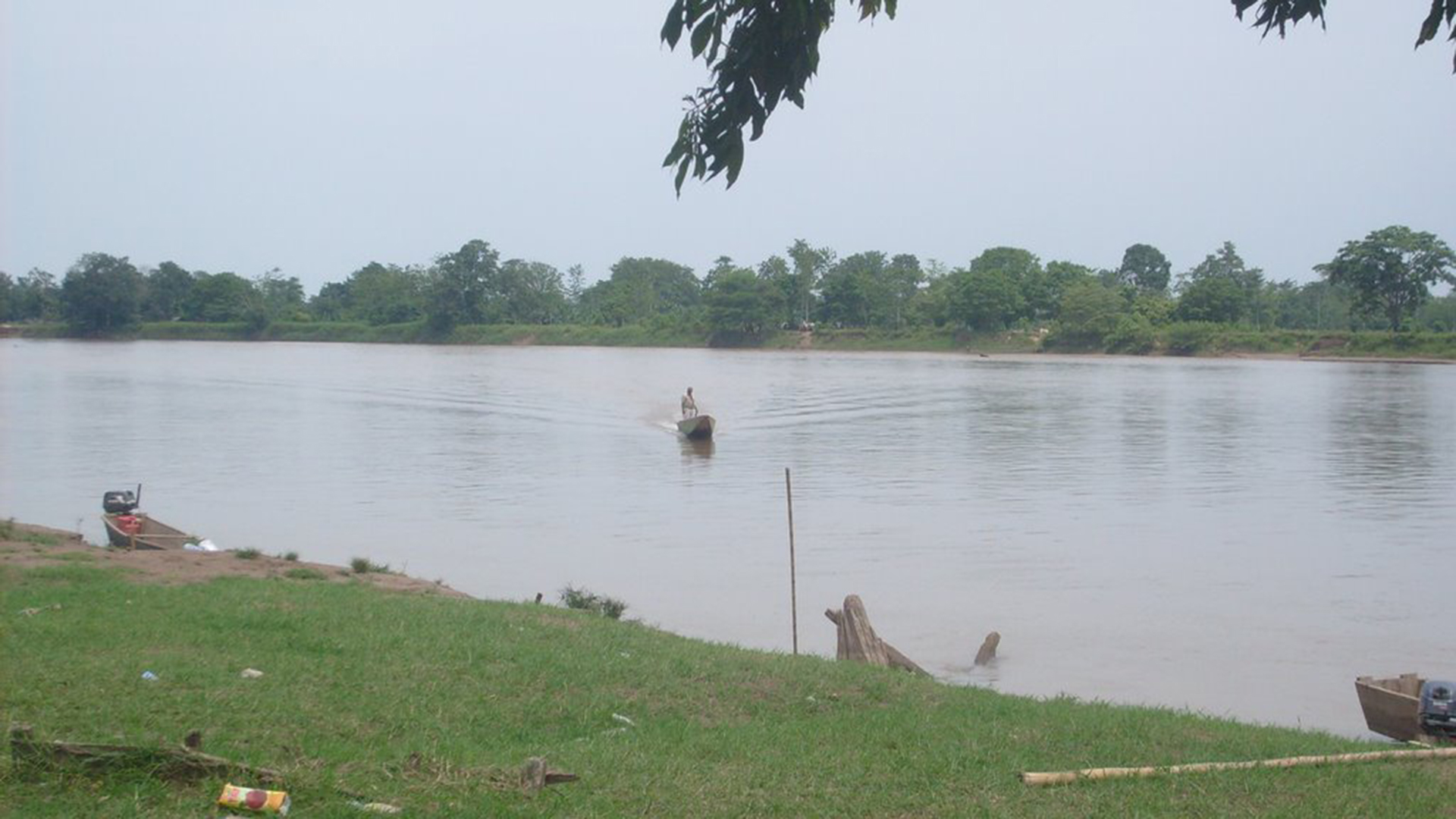 El río del puerto La Gabarra en el estado Apure ha sido fundamental para el desplazamiento de las FBL