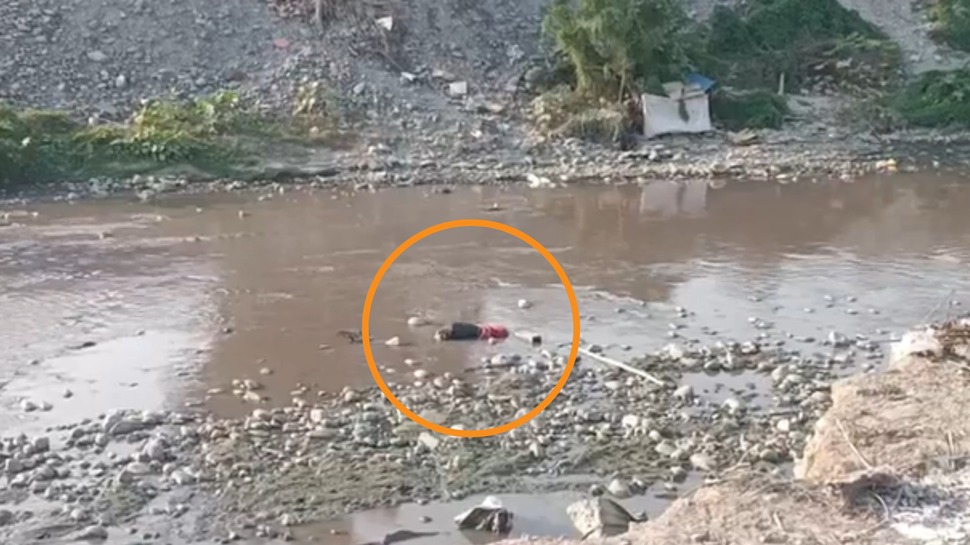 Terrible hallazgo en El Agustino: Restos de un cuerpo humano son hallados en el río Rímac 