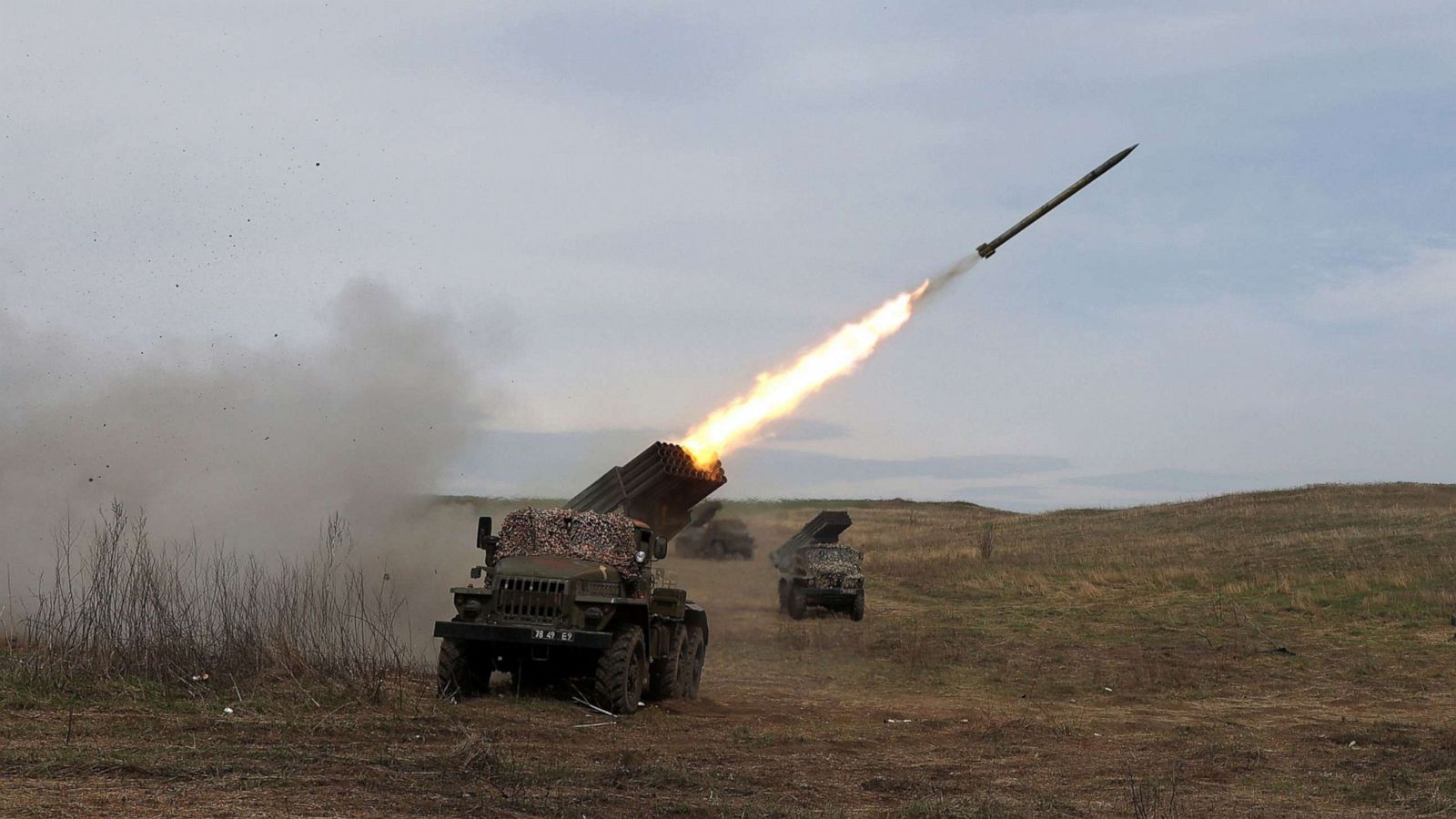 El Estado Mayor del Ejército ucraniano hizo hincapié en que “el enemigo sigue centrando sus esfuerzos en estabilizar el control total sobre el territorio de la región de Donetsk, mantener los distritos temporalmente ocupados en Jersón, parte de Kharkiv, Zaporizhzhia y Mikolaiv”.
