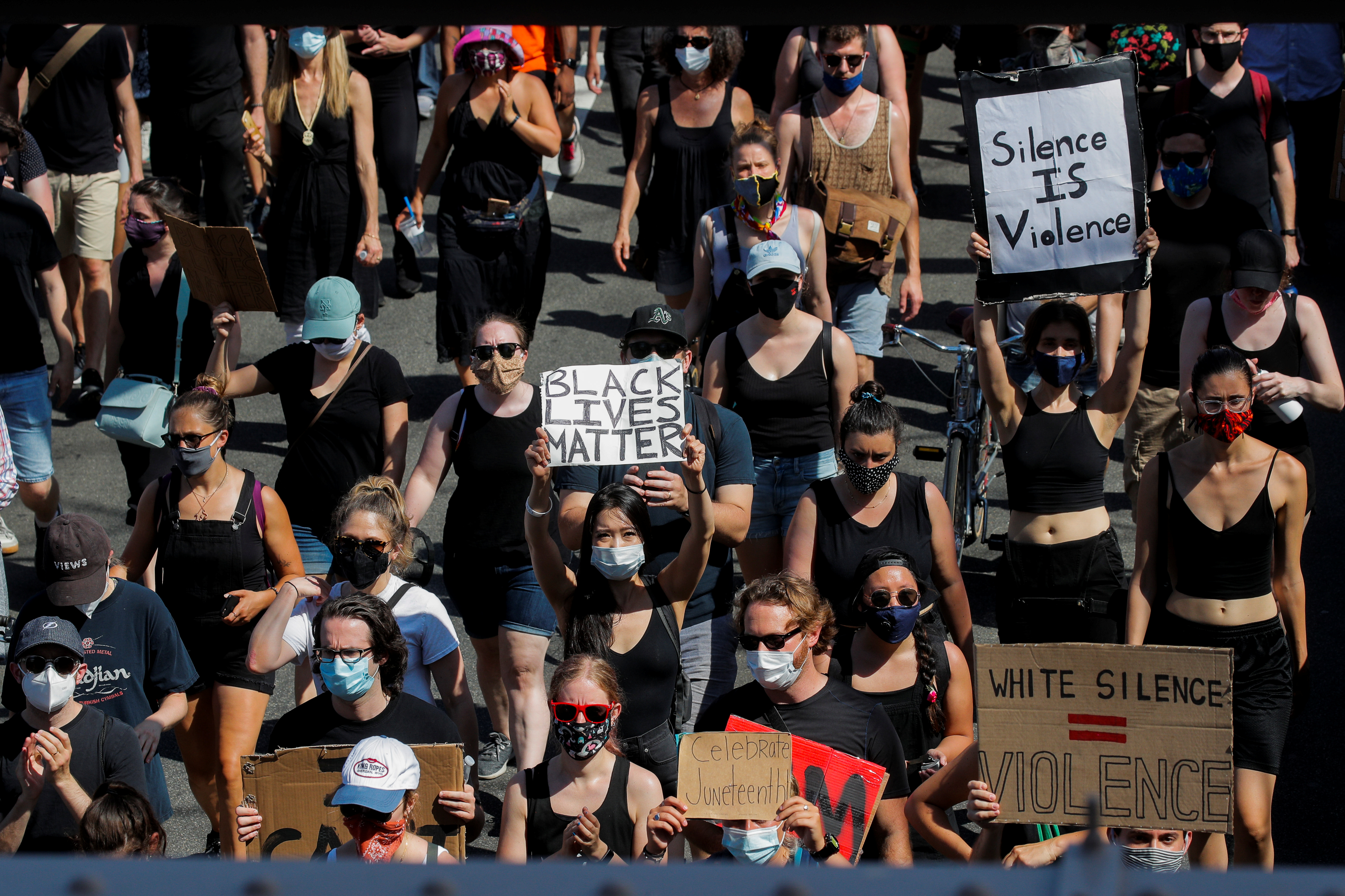 Miles de personas se manifestaron en EEUU por Juneteenth, que conmemora el fin de la esclavitud en el país. Nueva York. REUTERS/Brendan Mcdermid