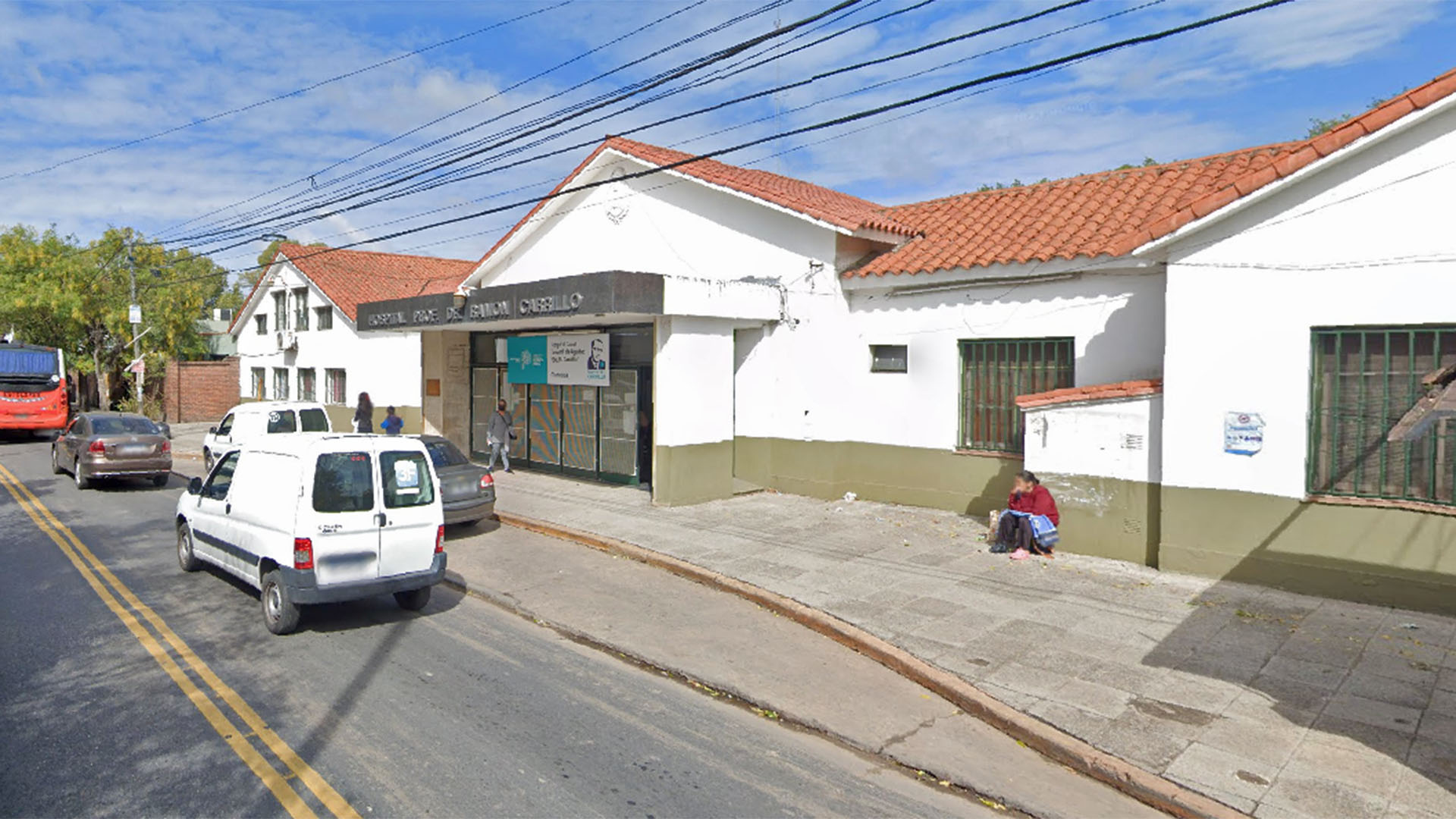 Un oficial de la Policía Federal y su novia fueron baleados frente al Hospital Carrillo en Ciudadela