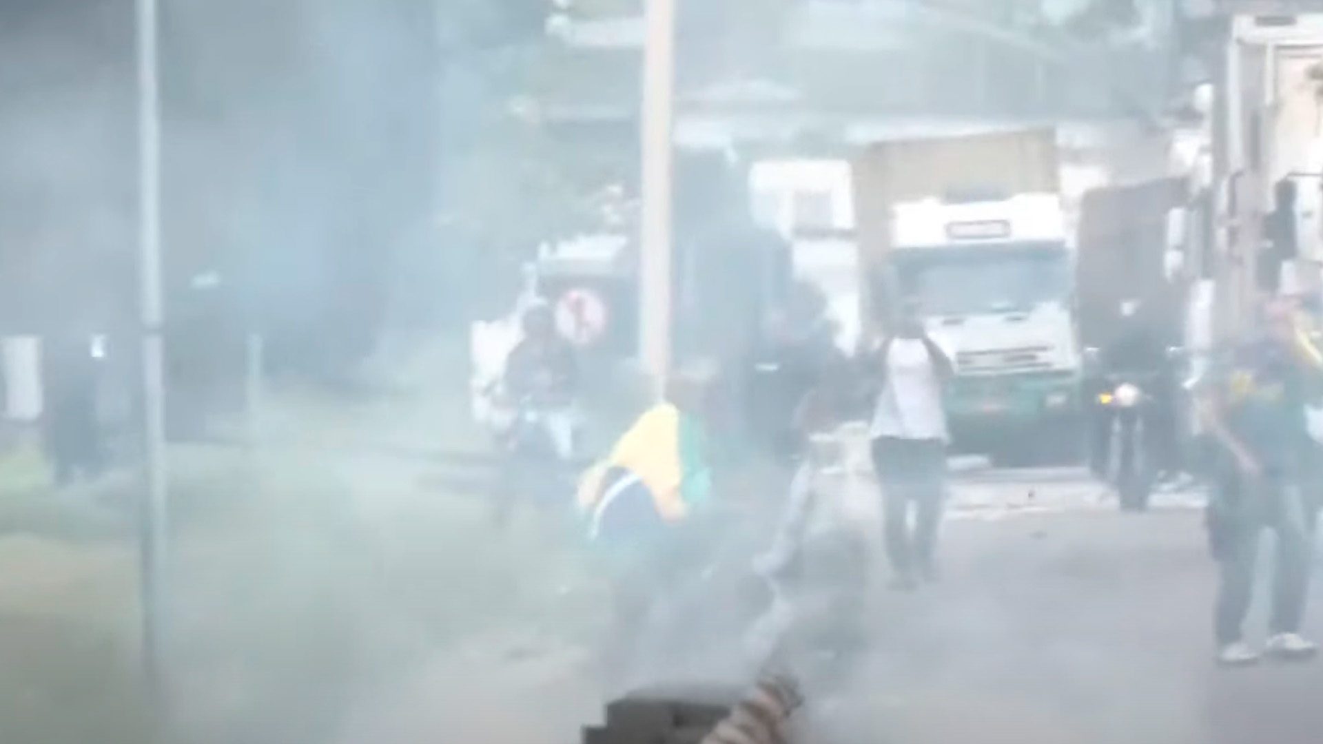 La Policía lanzó gases lacrimógenos a los manifestantes