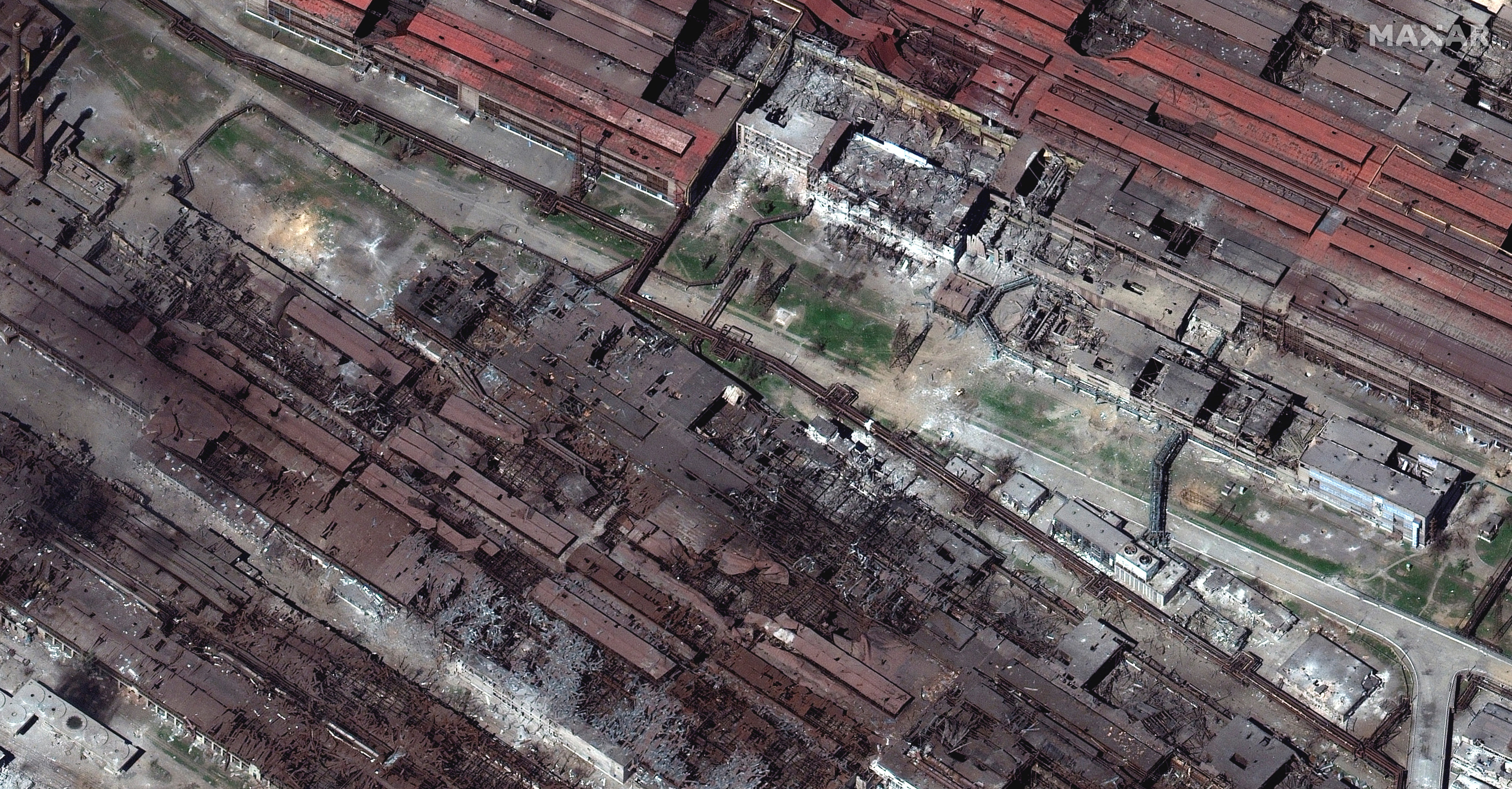Imagene satelital de la planta siderúrgica de Azovstal (@Maxar)

