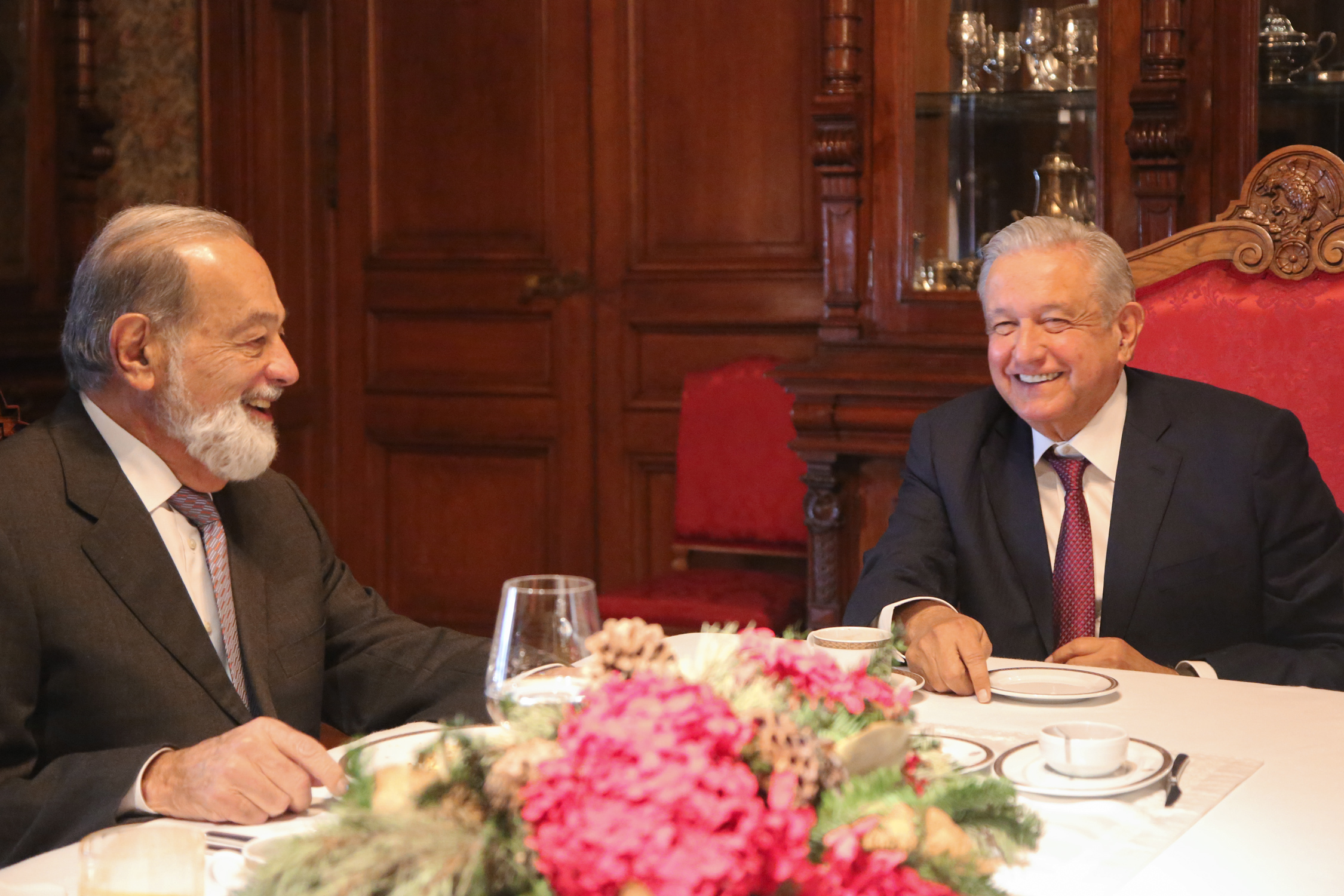 López Obrador desayunó con el empresario Carlos Slim en Palacio Nacional (Foto: Twitter)