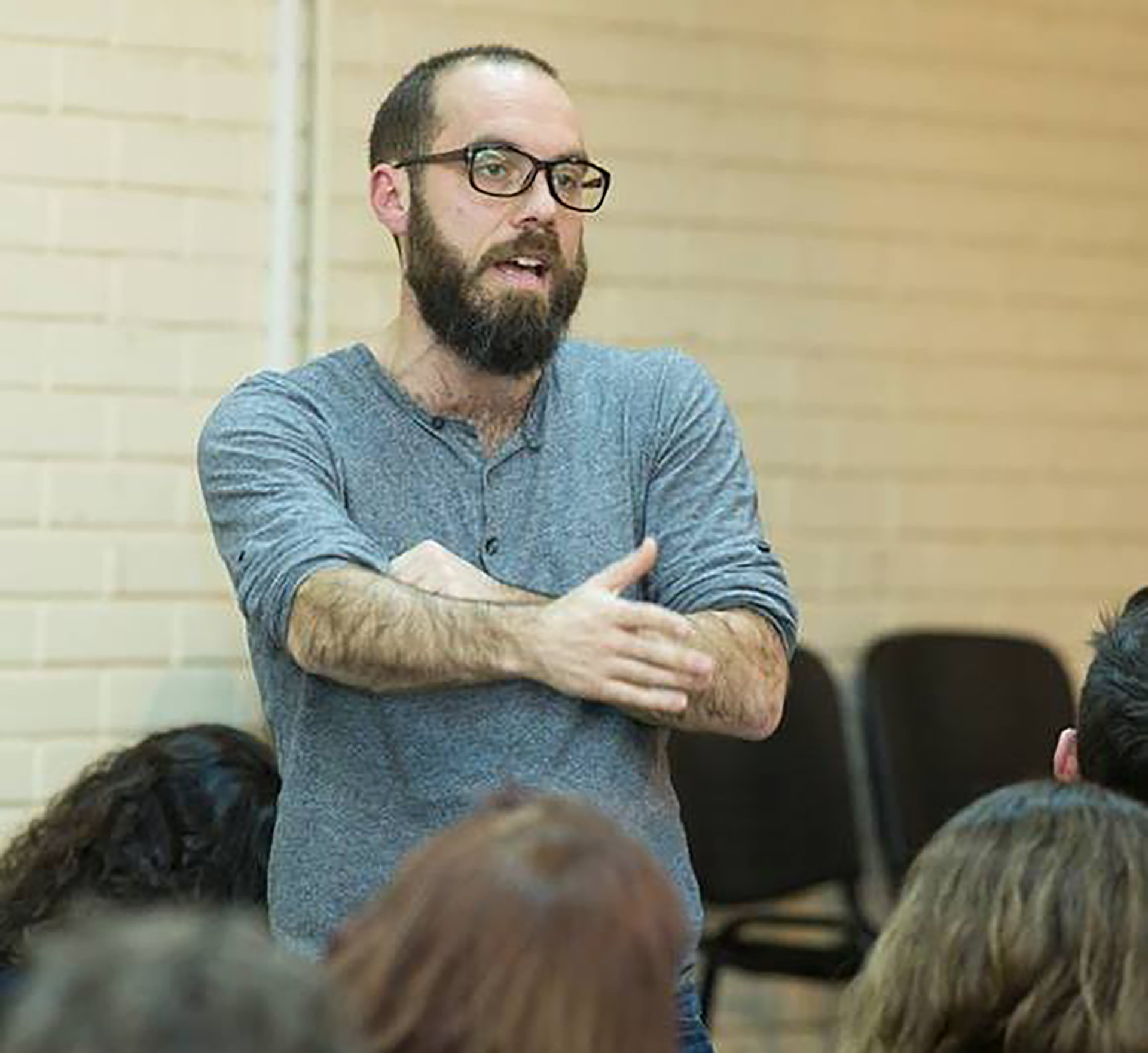 “Los avances del feminismo y de la diversidad sexual hicieron que, en una revisión de nuestros privilegios, también veamos nuestras vulnerabilidades y demandas concretas. Por eso, recién ahora, nos estamos dando un espacio para reclamar por la licencia por paternidad", evalúa Daniel Jones.