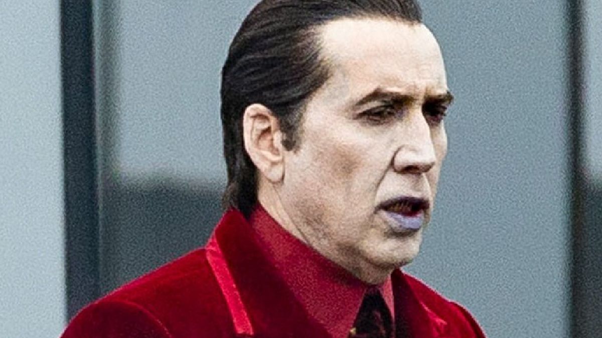 Nicolas Cage fue captado completamente caracterizado como Drácula durante el rodaje. (Twitter)