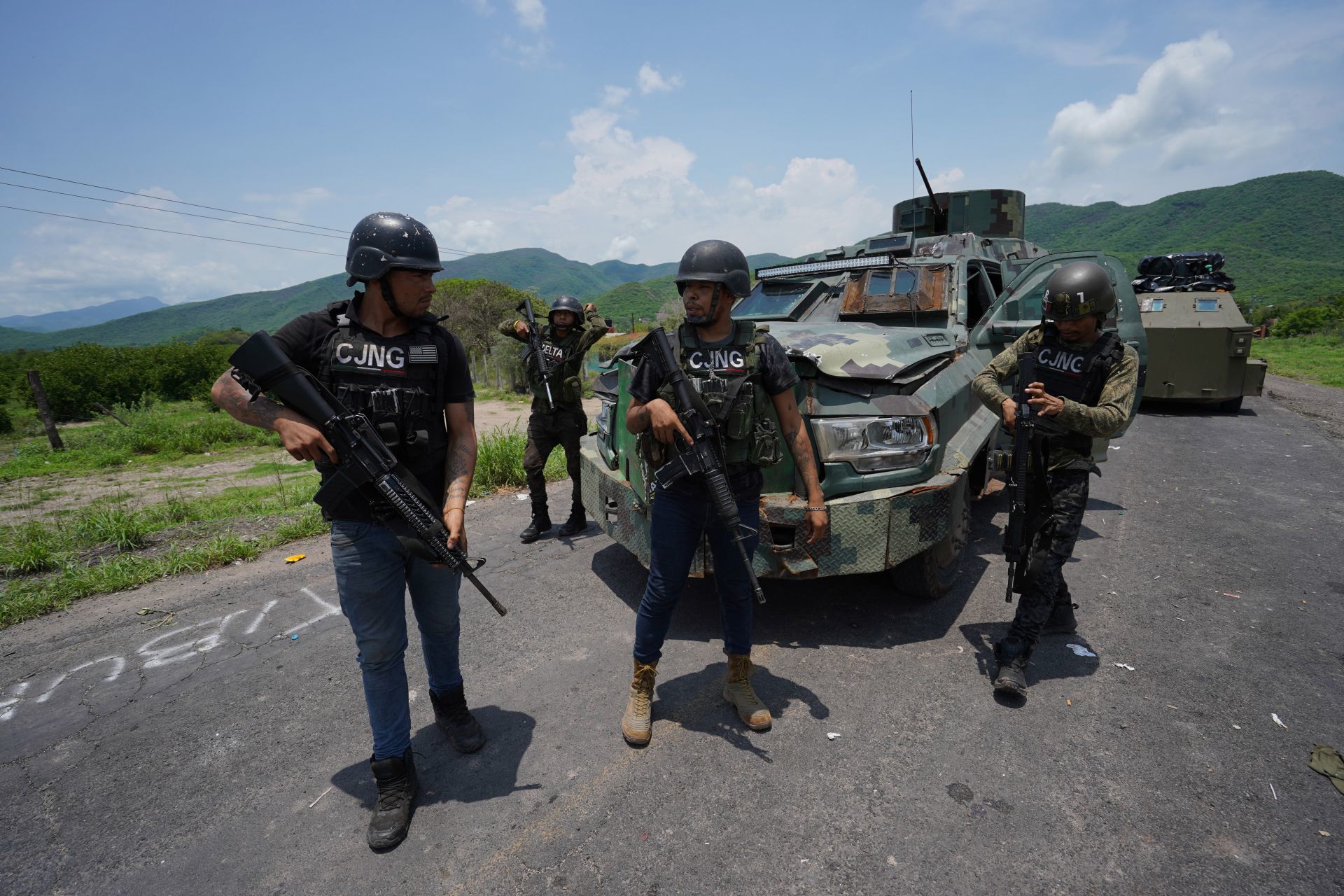 Who was the military high command killed by the CJNG in Coalcomo, Michoacán 5 CJNG militants attacked the military in Coalcomo. Photo: BLACK ROOM