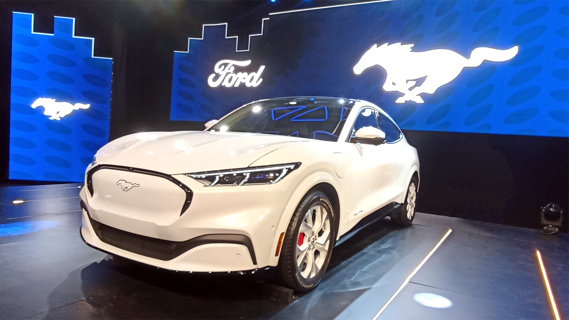 En EE.UU., detrás de los Tesla Model 3 y Model Y, se alineó el Ford Mustang Mach-E en tercer lugar de preferencia