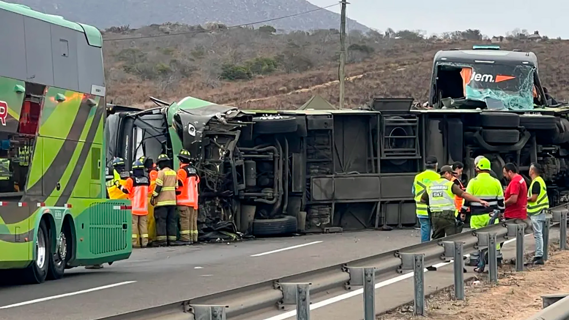 Seis muertos y más de 70 heridos tras brutal choque de cuatro buses en Chile