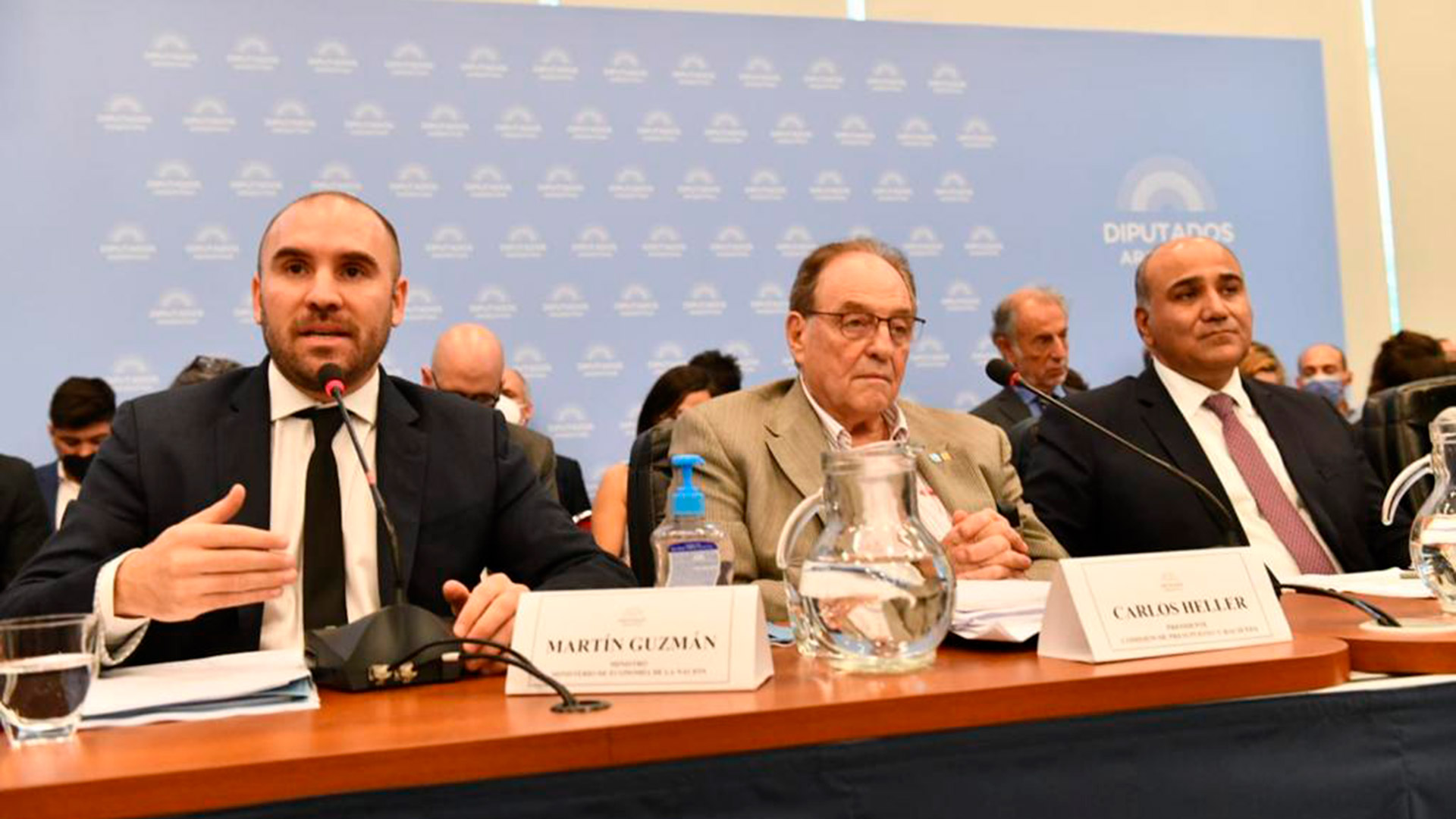Martín Guzmán, Carlos Heller y Juan Manzur durante la presentación del acuerdo en la comisión de Presupuesto