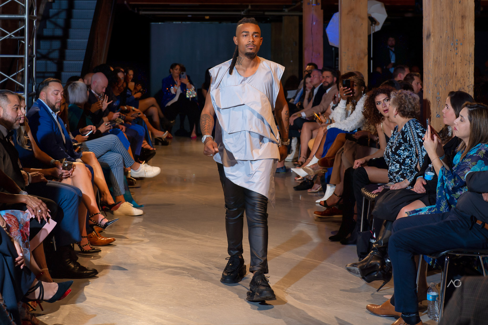 The designer presented the first collection of fashion generated by artificial intelligence in Runway Latinx deChicago (Gentileza Panni Margot)