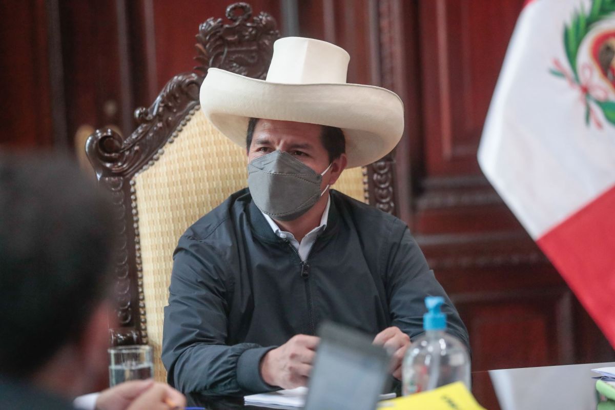 Durante la cita, el mandatario estuvo acompañado de su abogado, Eduardo Pachas. | Foto: Agencia Andina