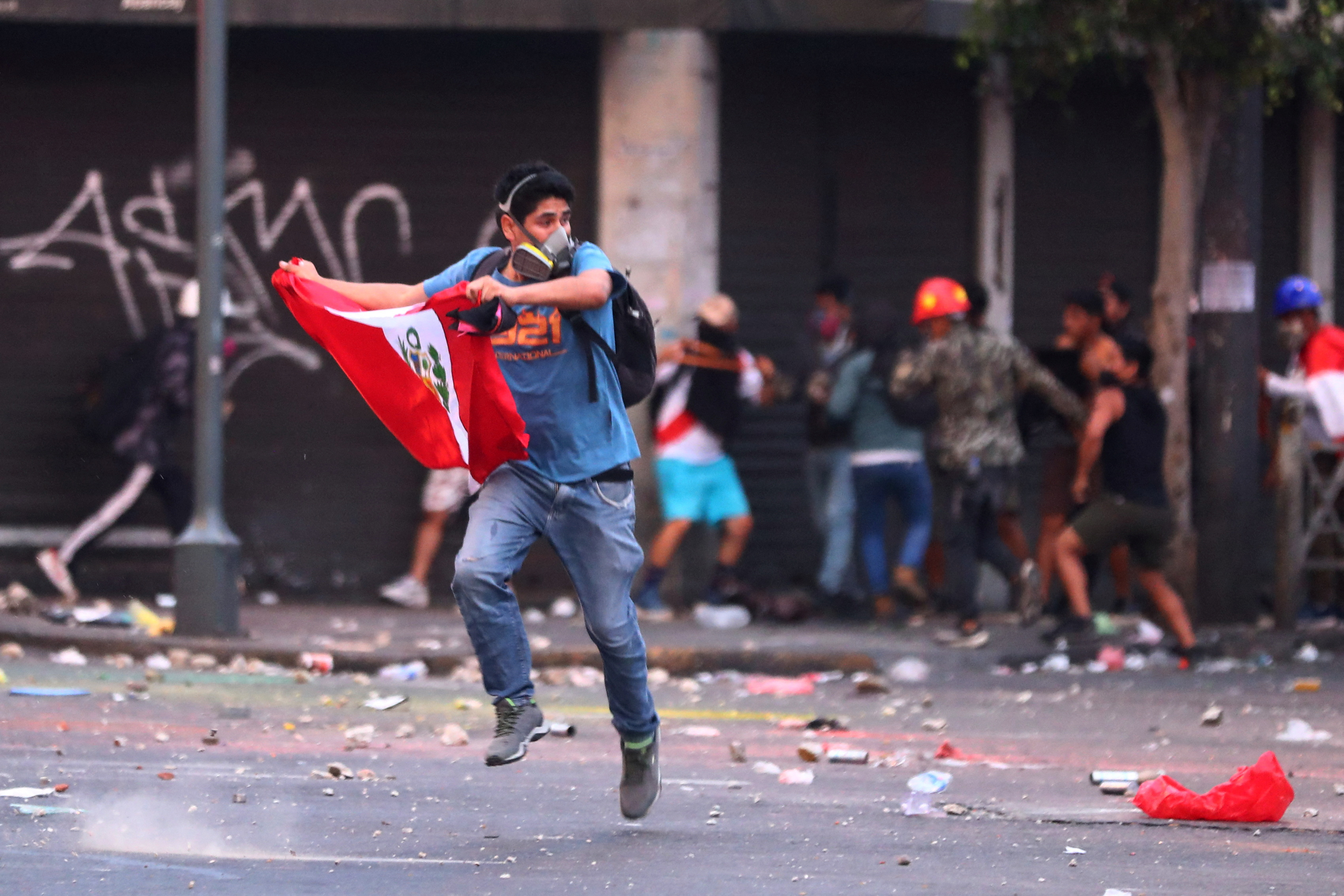 Boluarte pidió adelantar las elecciones para encontrar una salida pacífica a la crisis en Perú (REUTERS/Pilar Olivares)